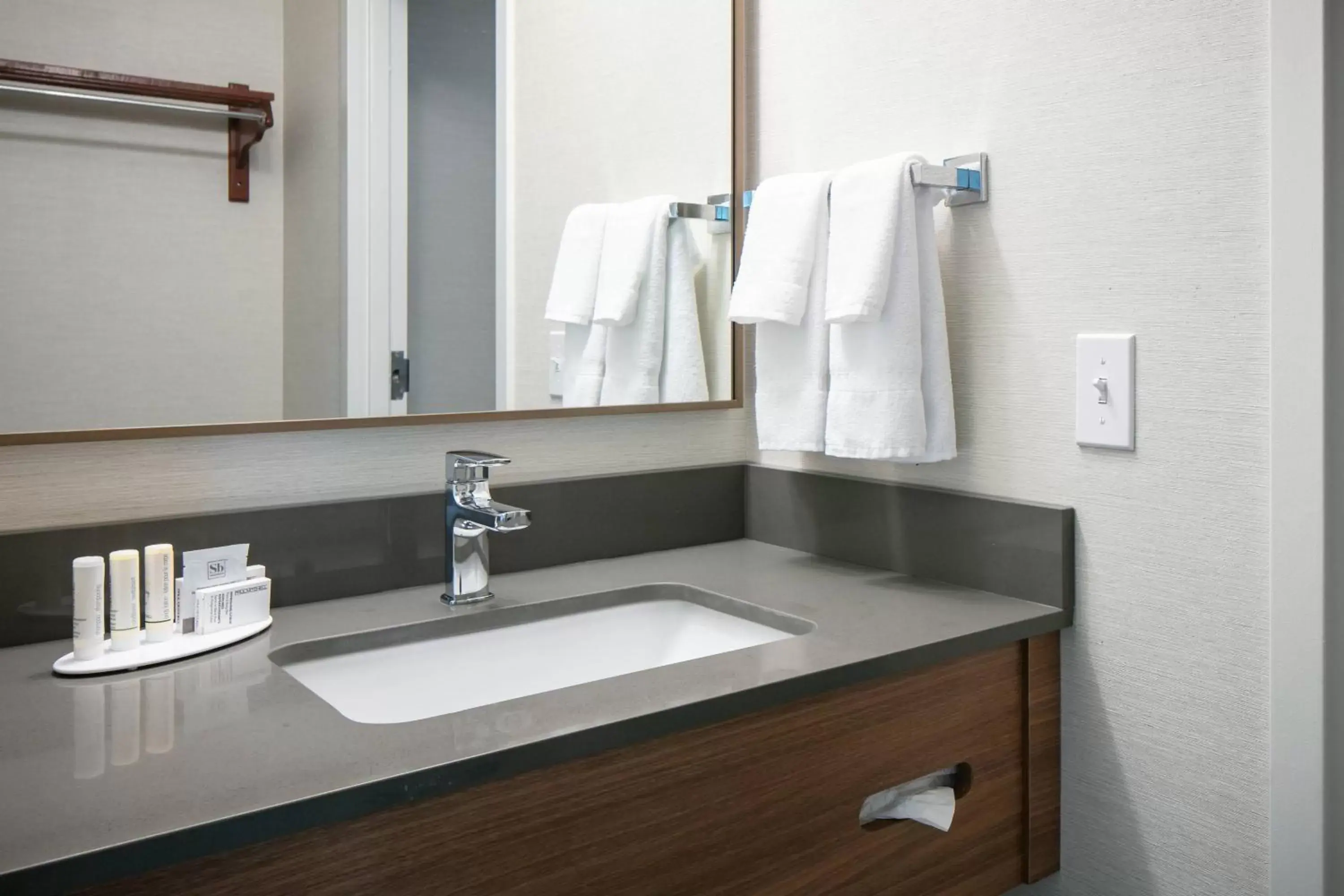 Photo of the whole room, Bathroom in Fairfield Inn & Suites by Marriott Tulsa Central