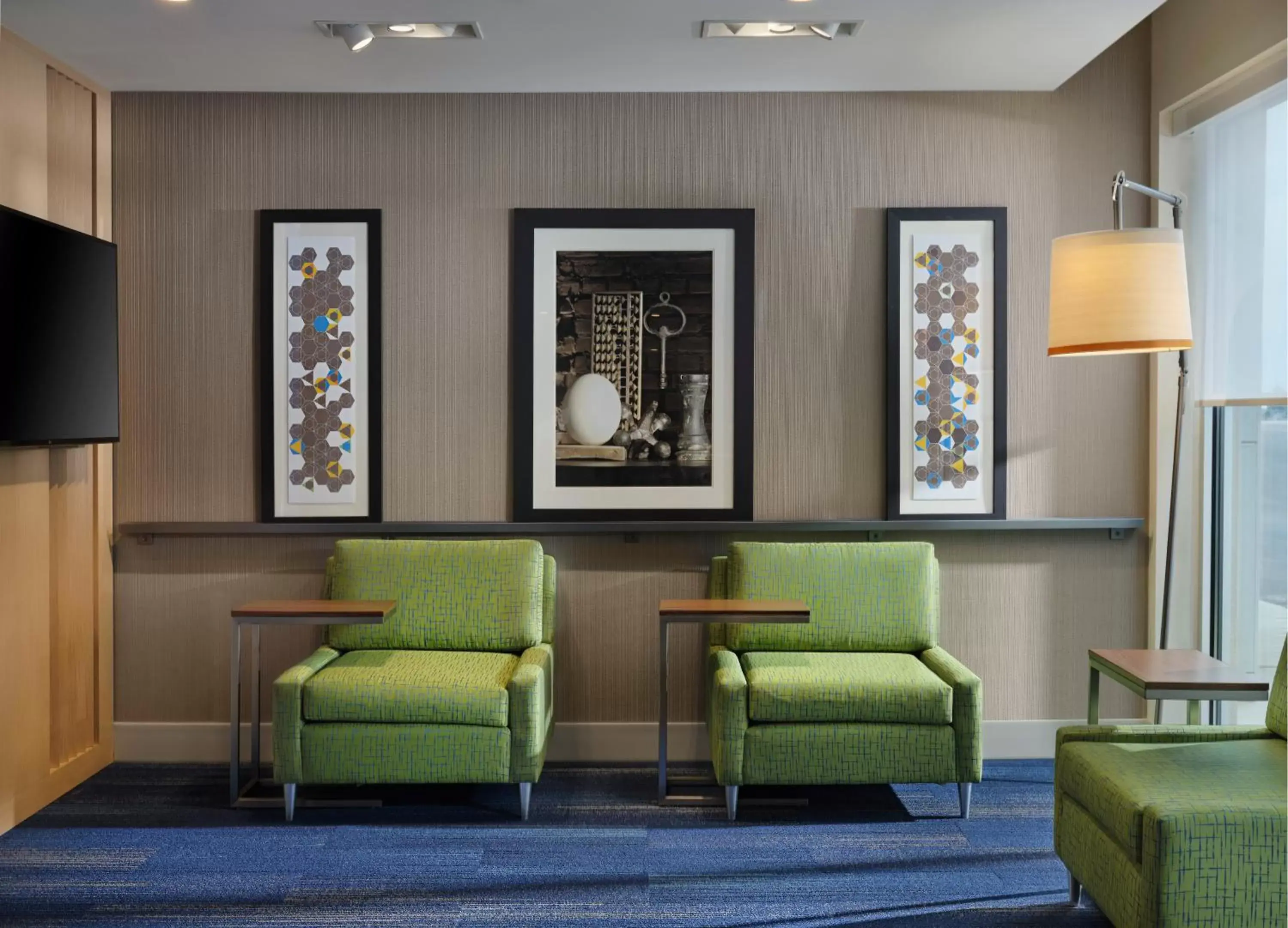 Lobby or reception, Seating Area in Holiday Inn Express & Suites - Lockport, an IHG Hotel