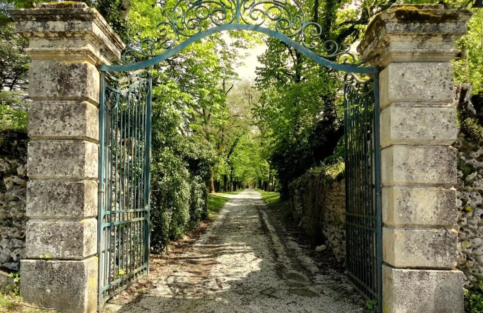 Facade/entrance in Domaine de Rasigous