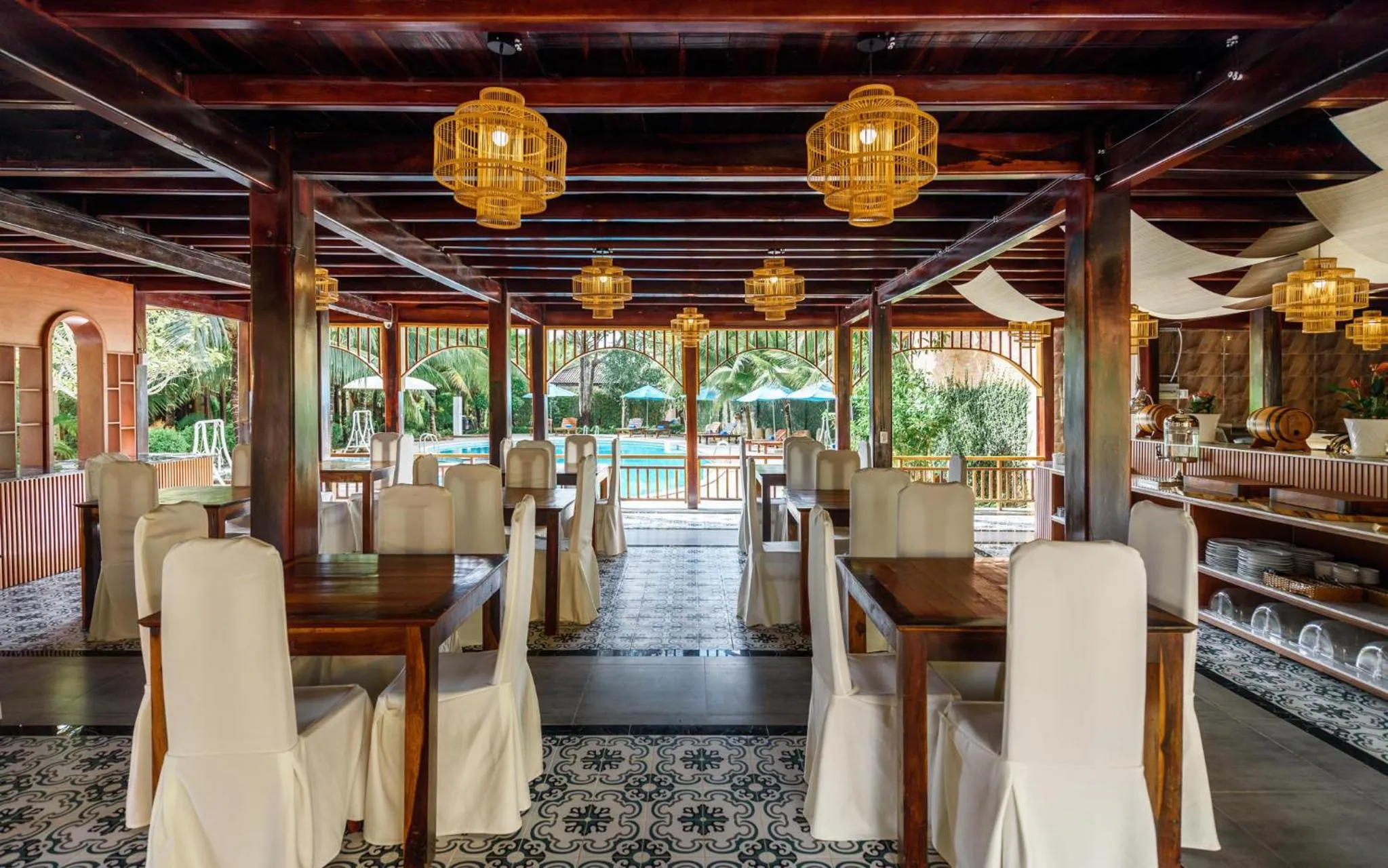 Restaurant/places to eat in Elwood Premier Resort Phu Quoc