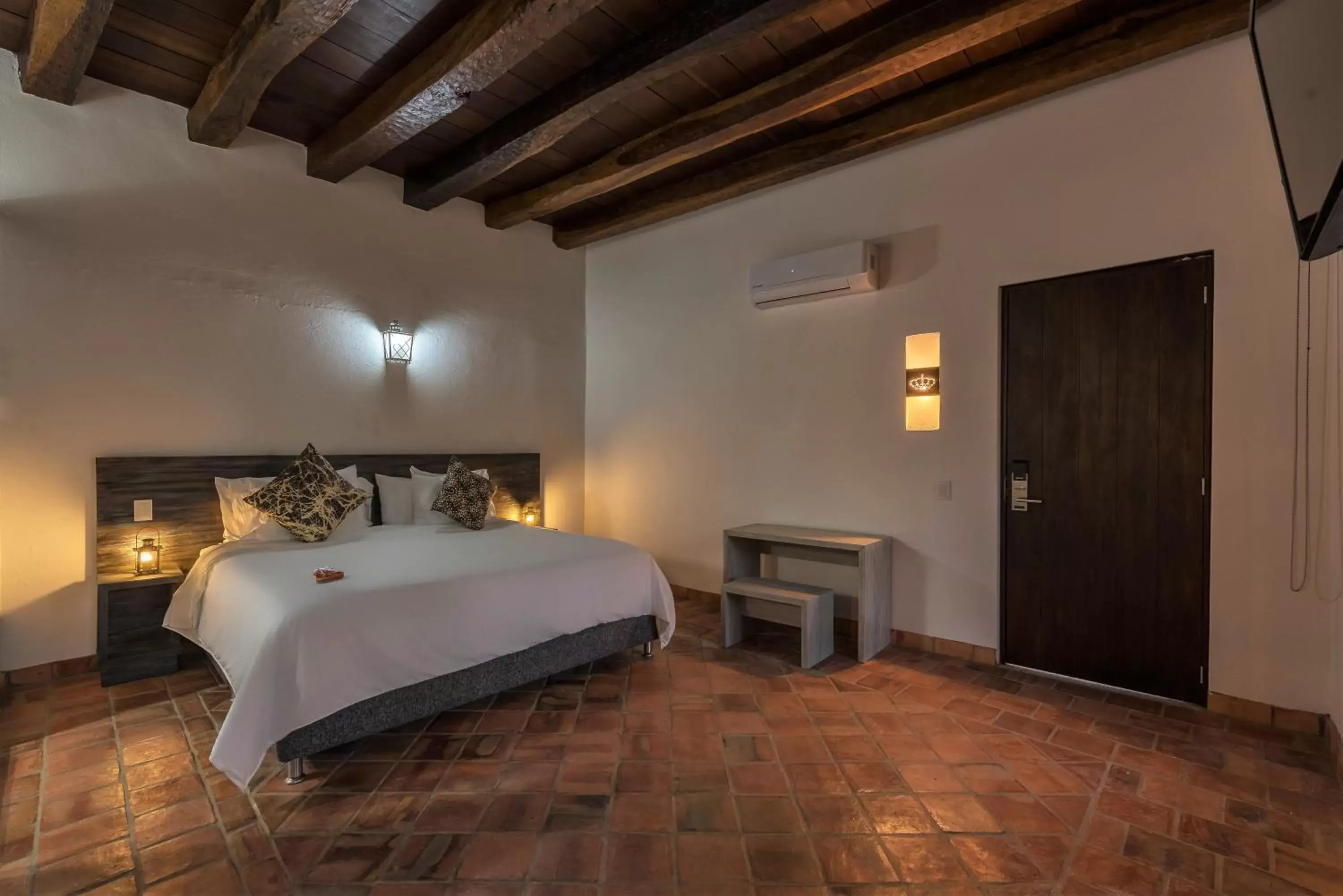 Photo of the whole room, Bed in Getsemani Cartagena Hotel