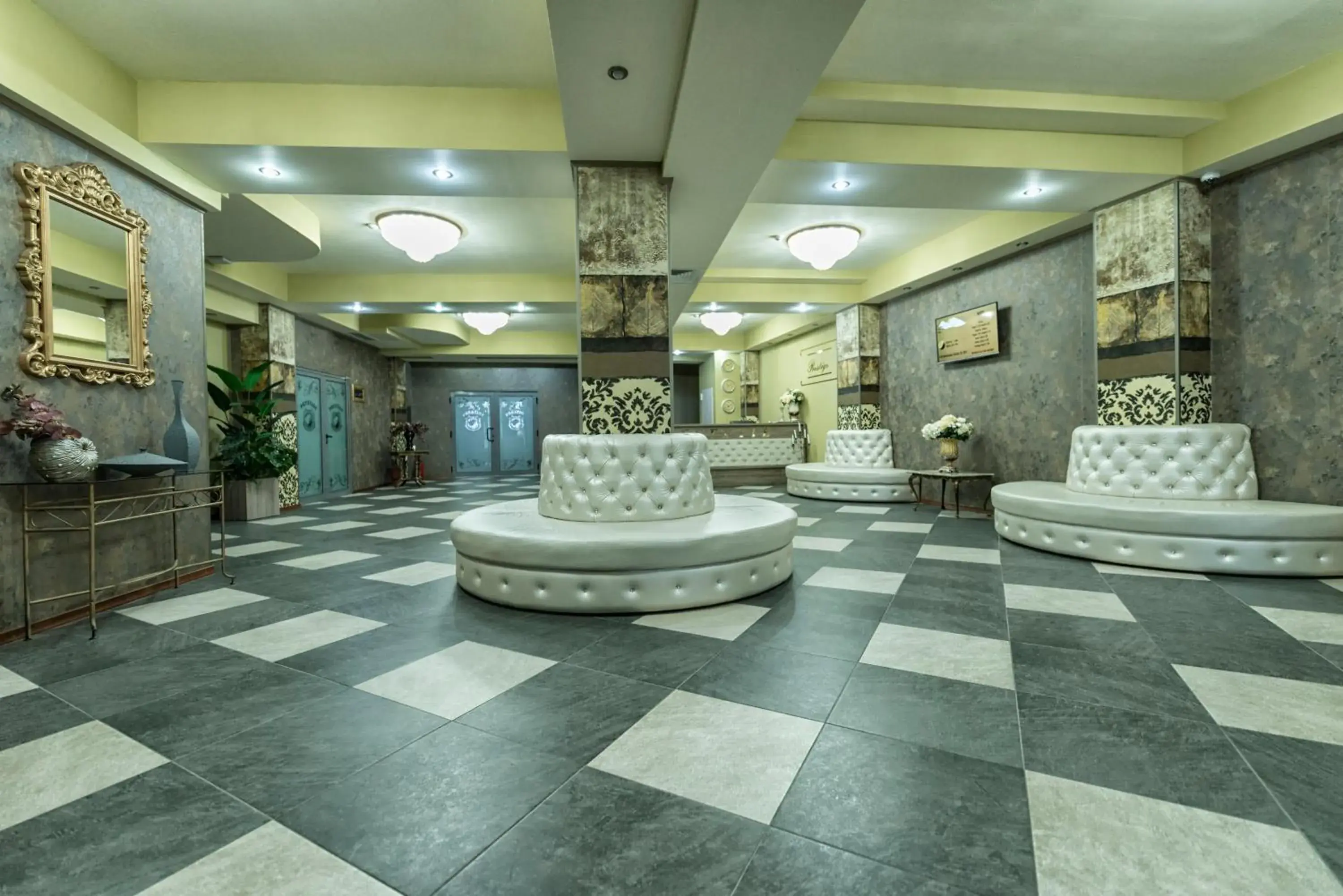 Lobby or reception in Prestige Boutique Hotel Craiova Lobby or reception in Prestige Boutique Hotel Craiova