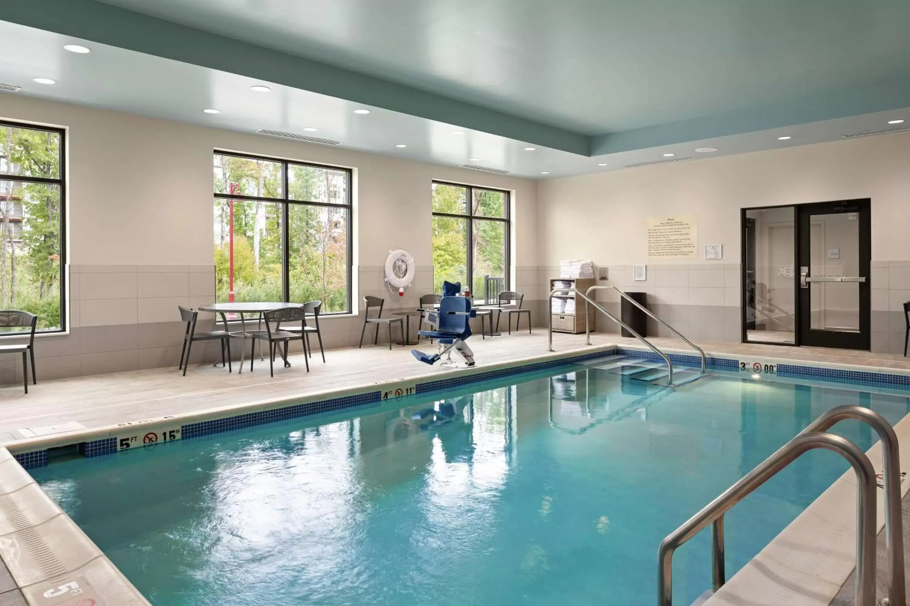 Pool view in Hampton Inn & Suites Cranberry Township/Mars Pool view in Hampton Inn & Suites Cranberry Township/Mars