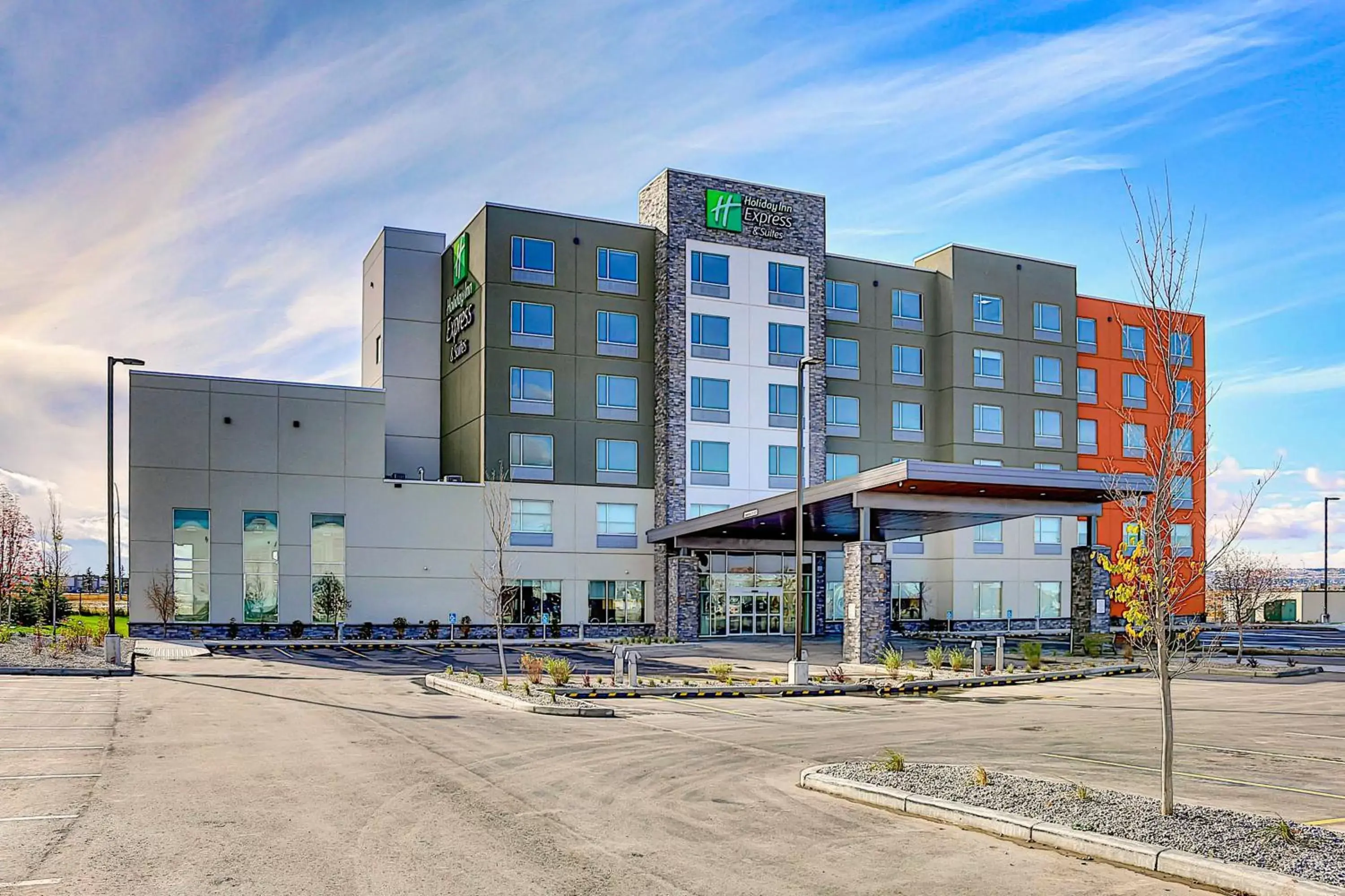 Property Building in Holiday Inn Express & Suites - Calgary Airport Trail NE, an IHG Hotel