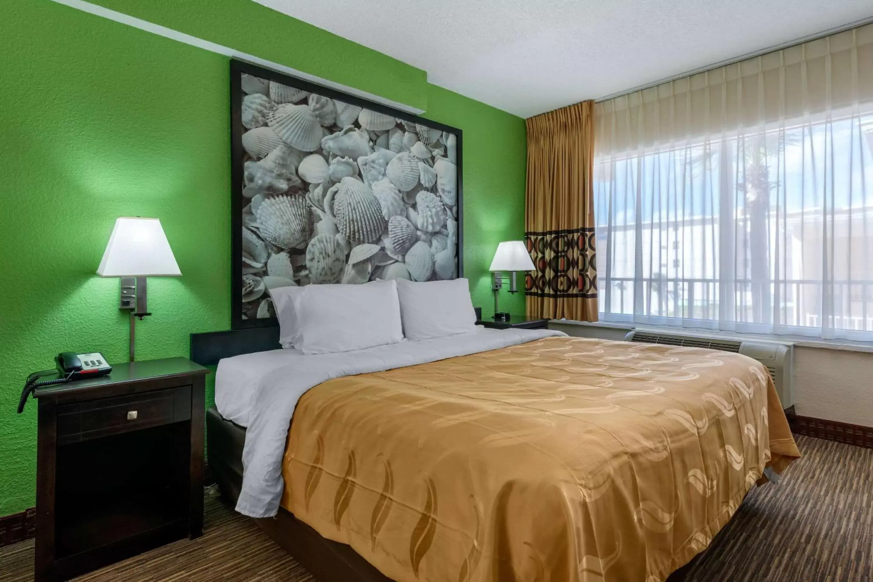 Photo of the whole room, Bed in Quality Inn Daytona Beach Oceanfront