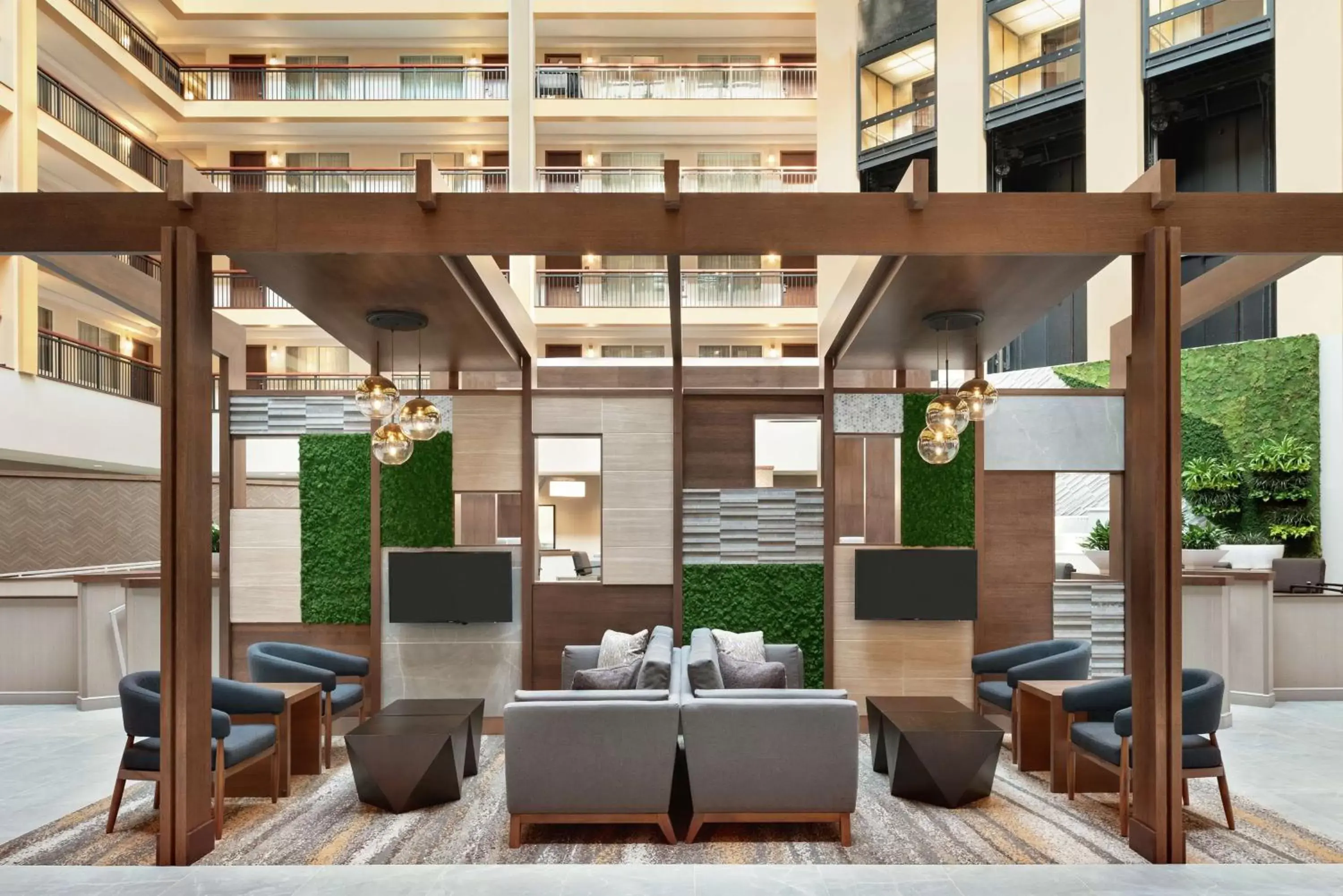 Lobby or reception in Embassy Suites by Hilton Cleveland Rockside Lobby or reception in Embassy Suites by Hilton Cleveland Rockside
