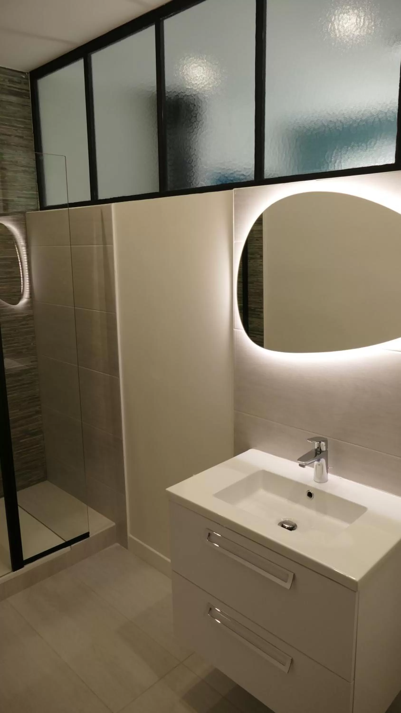 Bathroom in La Rochelle et l'Aunis