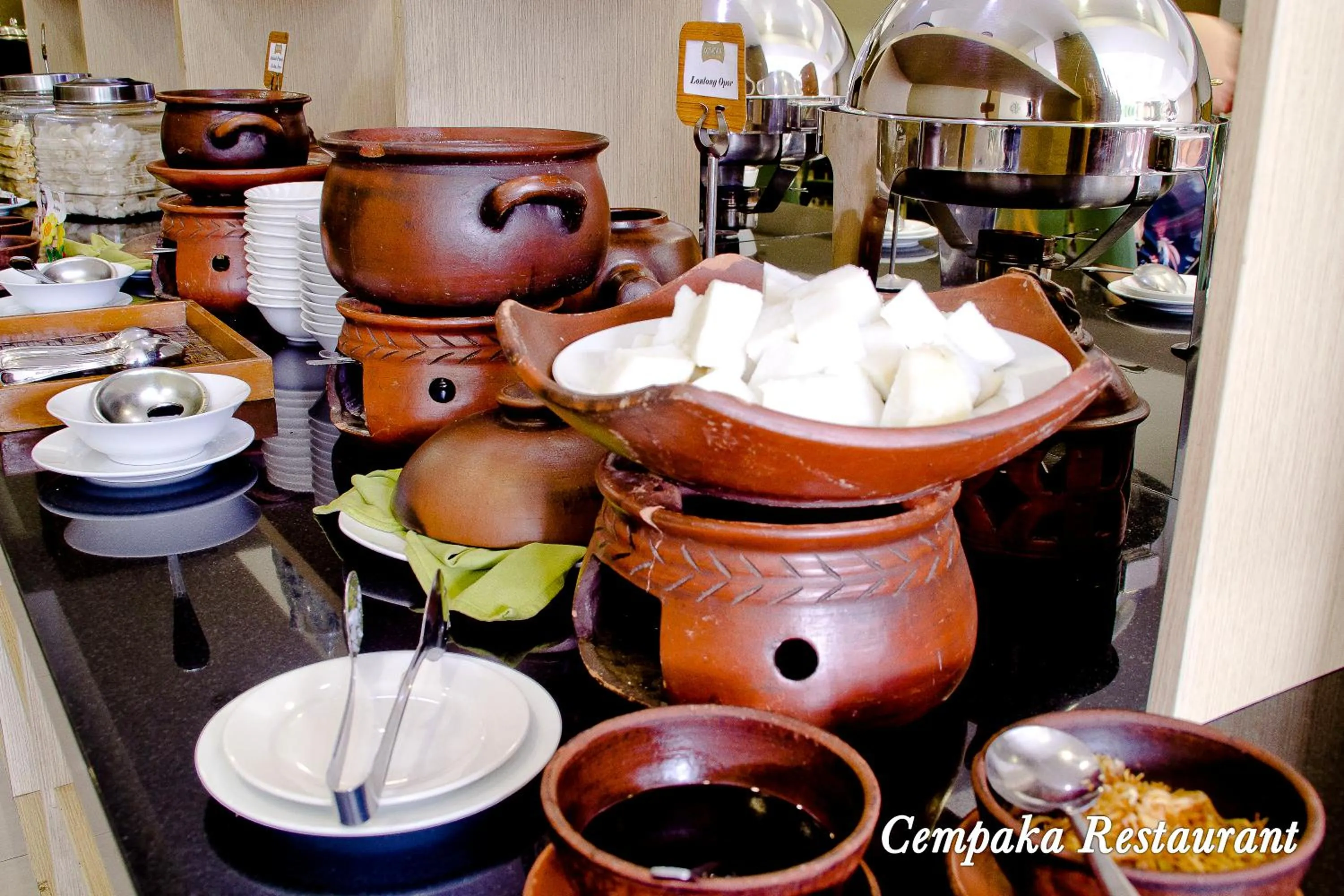 Food in De Batara Hotel