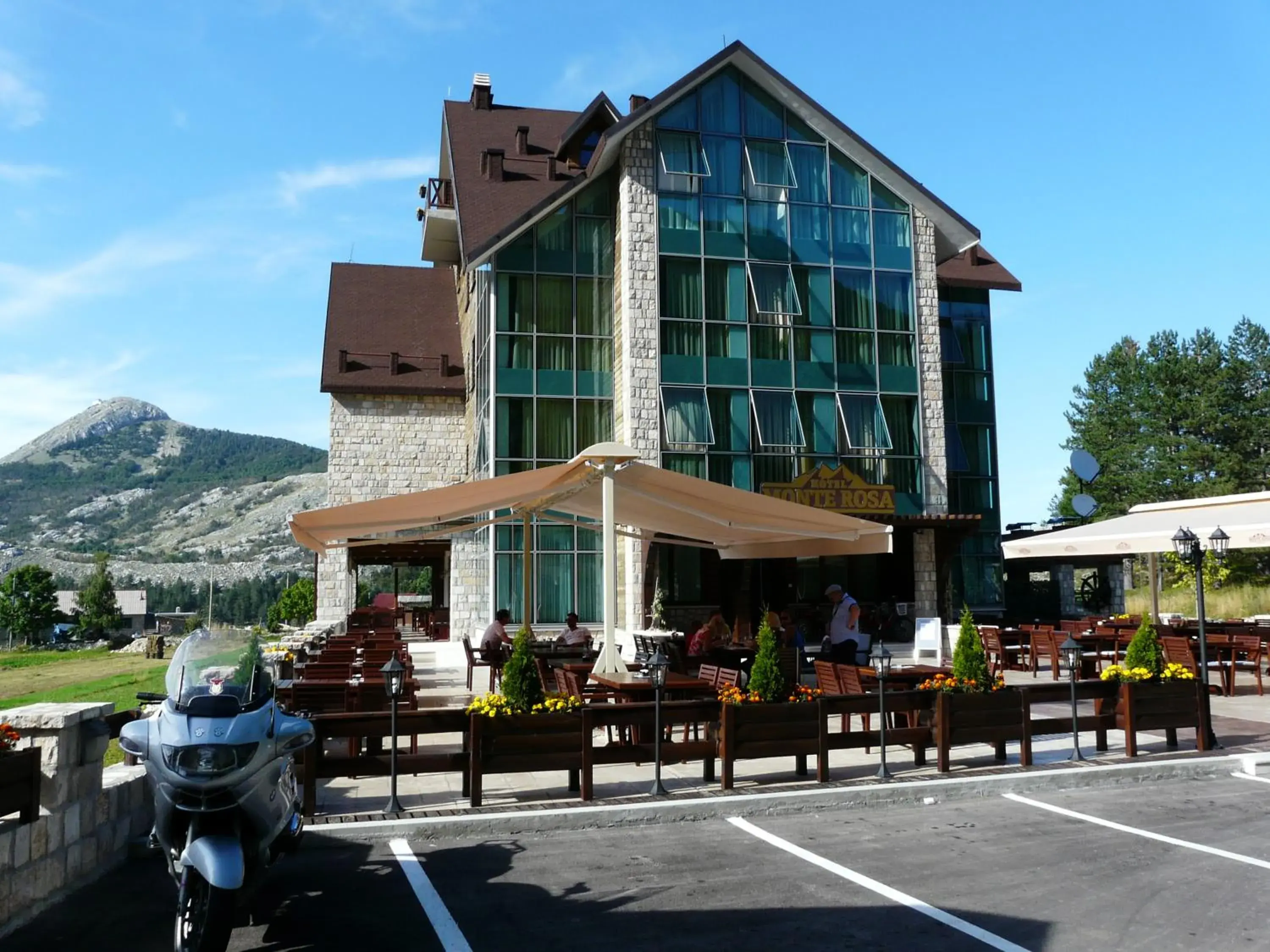 Restaurant/places to eat, Property Building in Hotel Monte Rosa