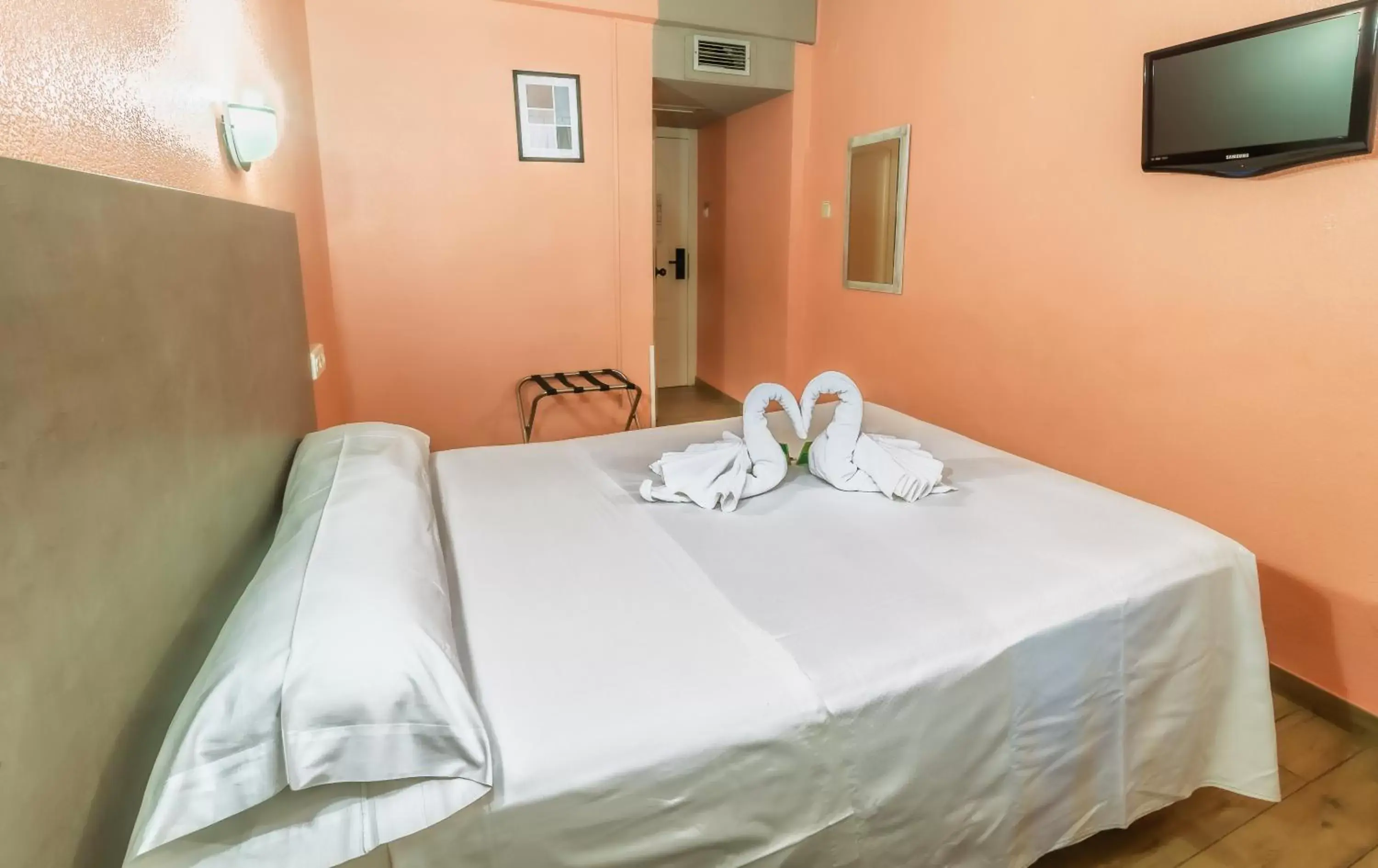 Photo of the whole room, Bed in Hotel Universal Murcia Photo of the whole room, Bed in Hotel Universal Murcia