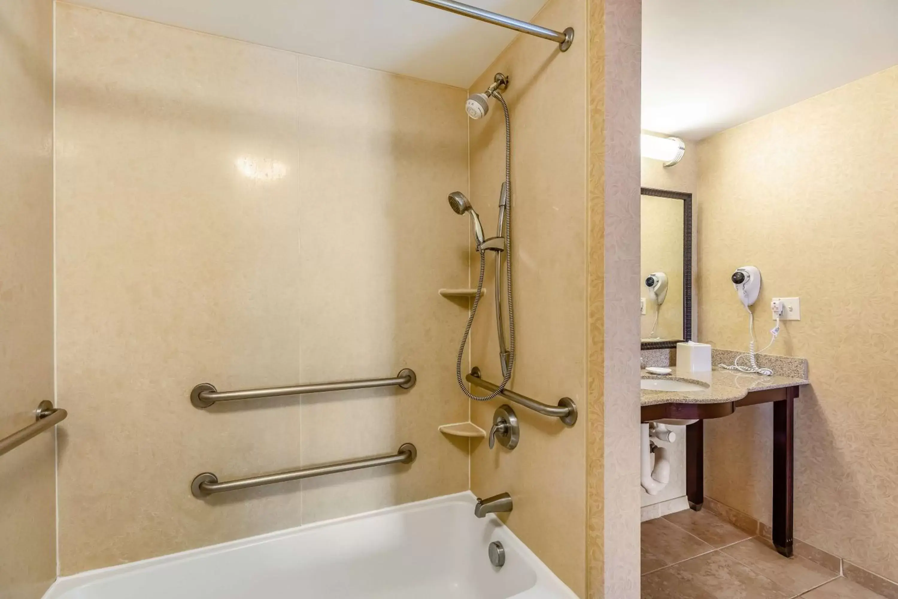 Bathroom in Hampton Inn & Suites Orlando-South Lake Buena Vista