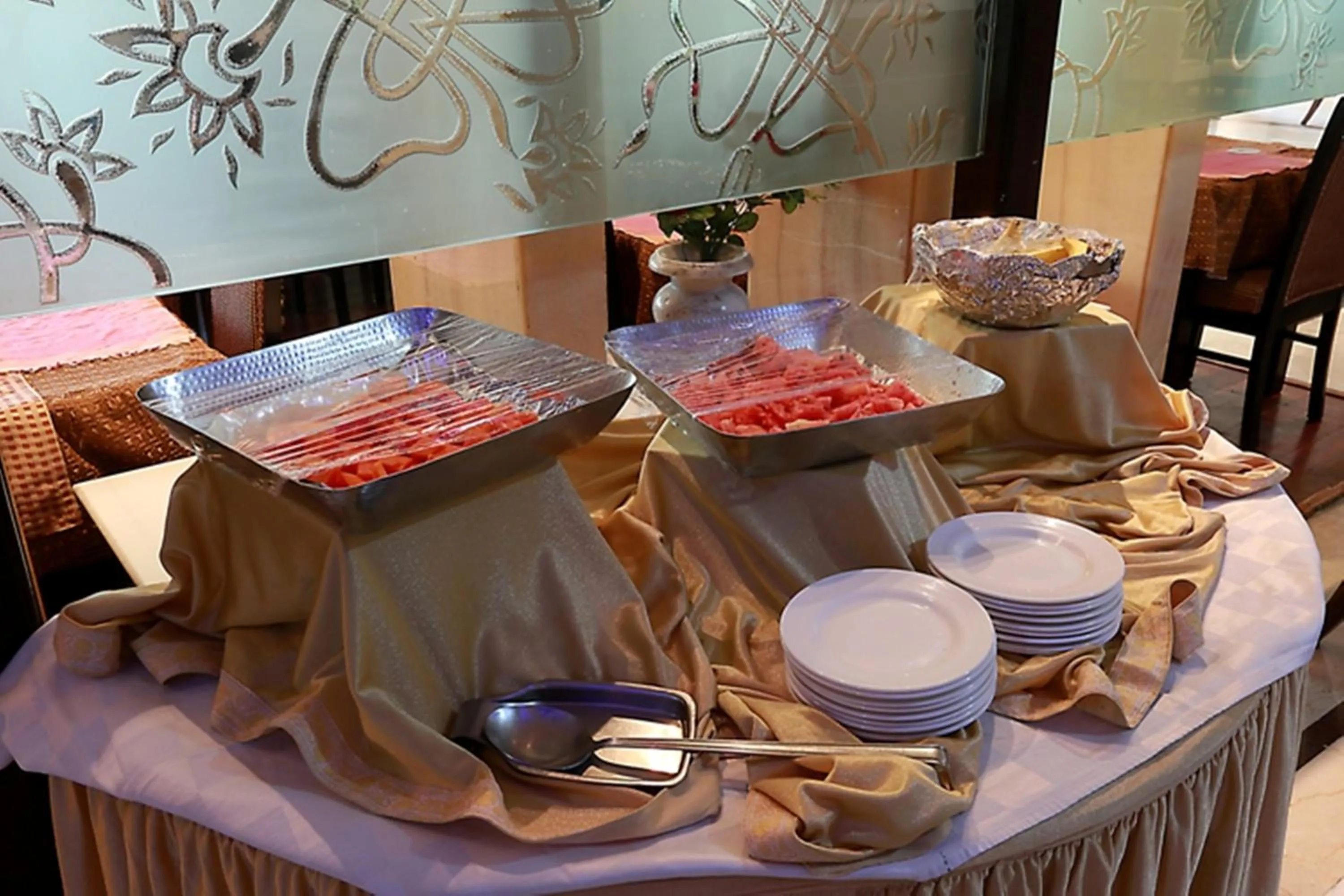 Restaurant/places to eat in Hotel Airport Residency