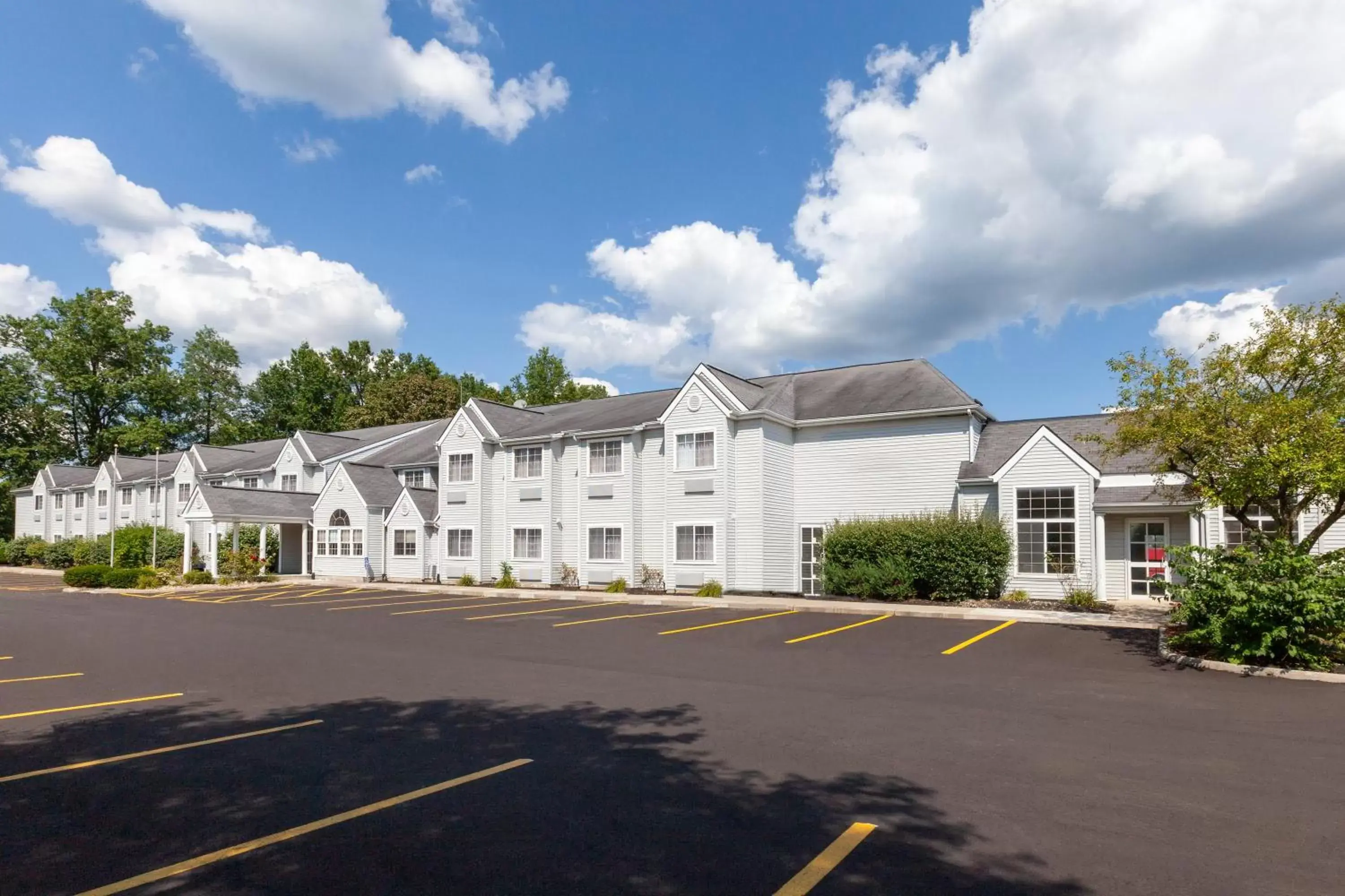 Property Building in Microtel Inn & Suites by Wyndham Sunbury - Columbus North