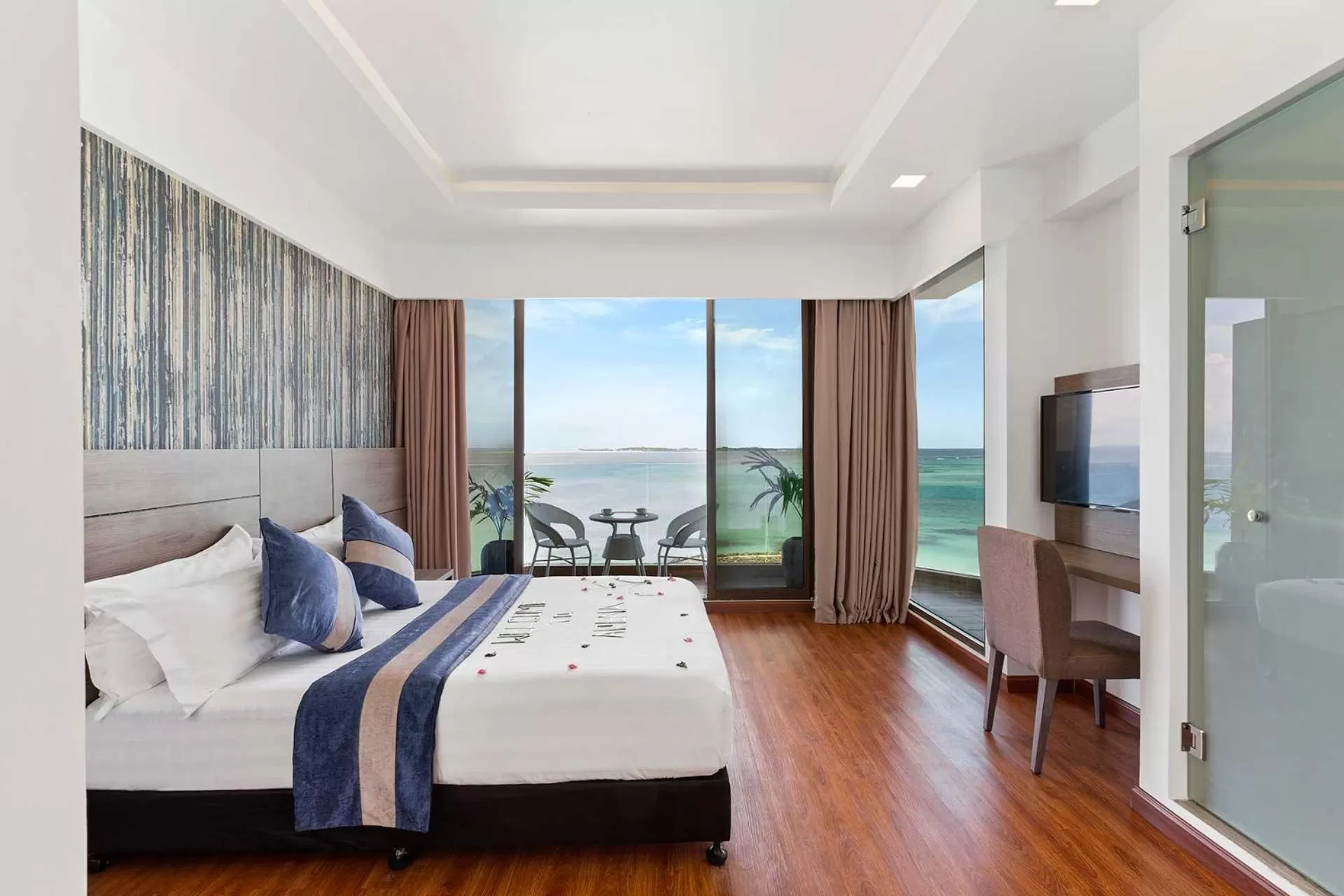 Photo of the whole room, Bed in Arena Beach Hotel