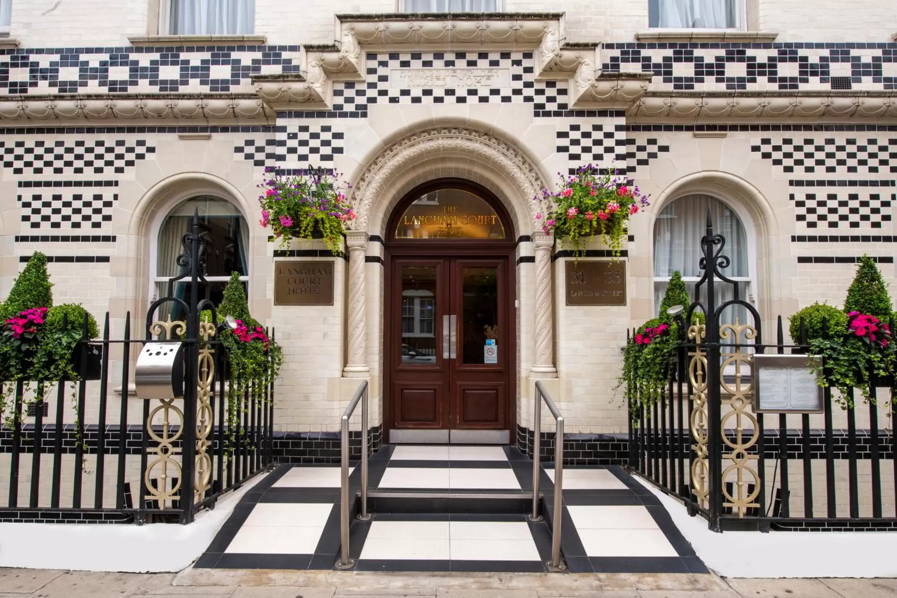Facade/entrance in Langham Court Hotel