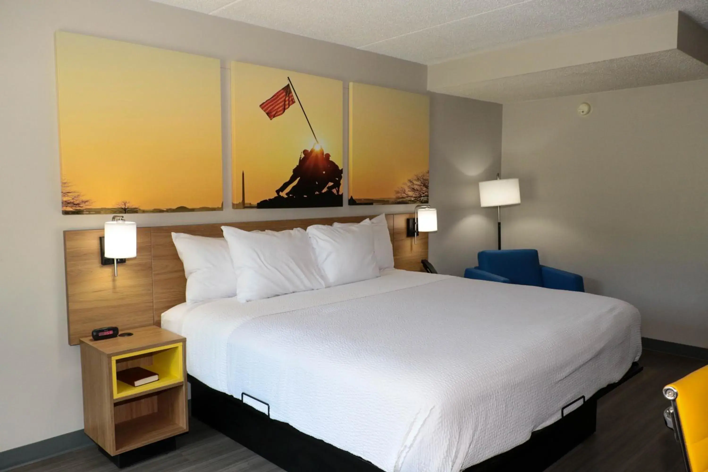 Photo of the whole room, Bed in Days Inn by Wyndham Farmville