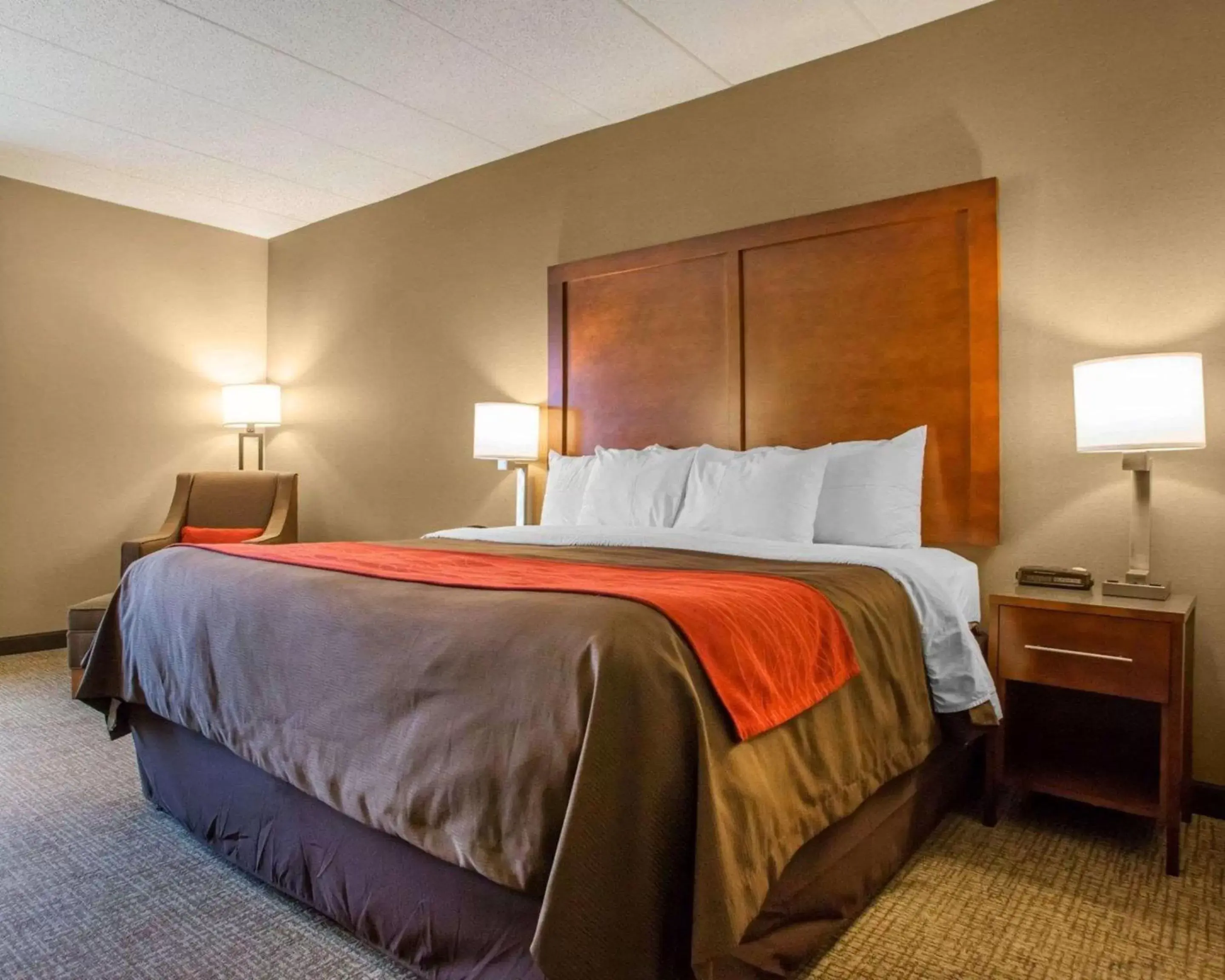 Photo of the whole room, Bed in Comfort Inn Dayton - Huber Heights