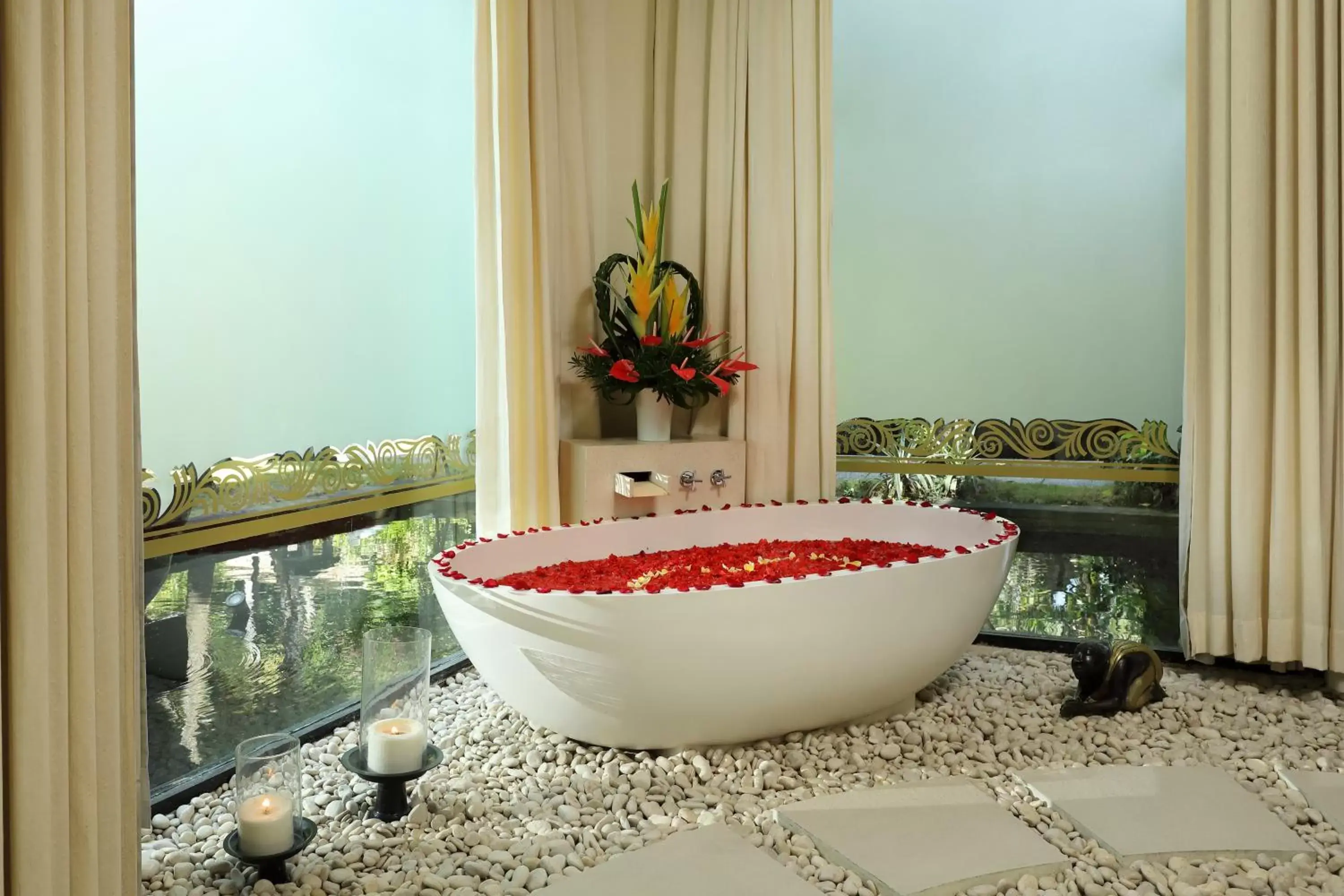 Spa and wellness centre/facilities, Bathroom in Padma Resort Legian