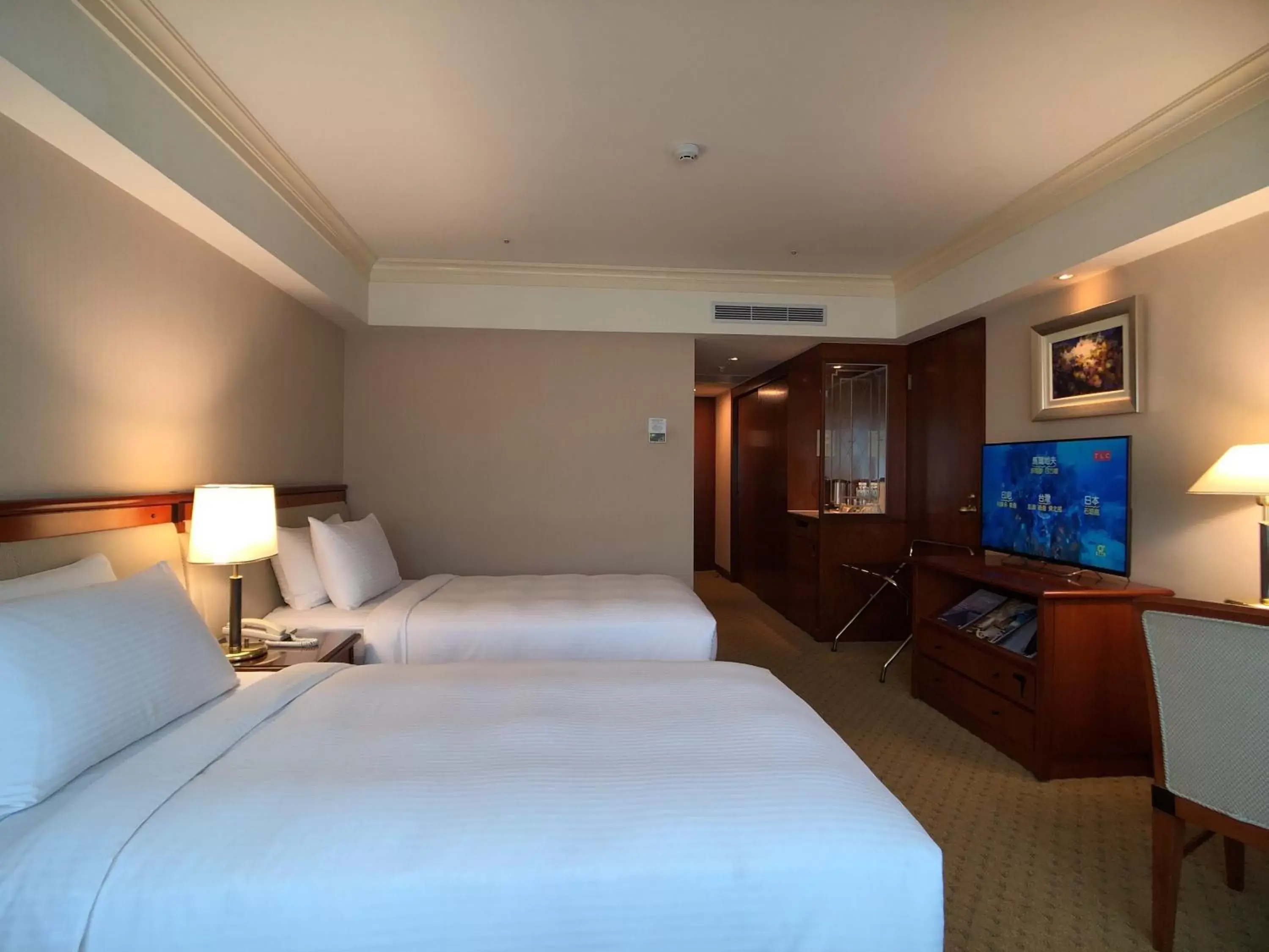 Photo of the whole room, Bed in Evergreen Laurel Hotel - Taichung