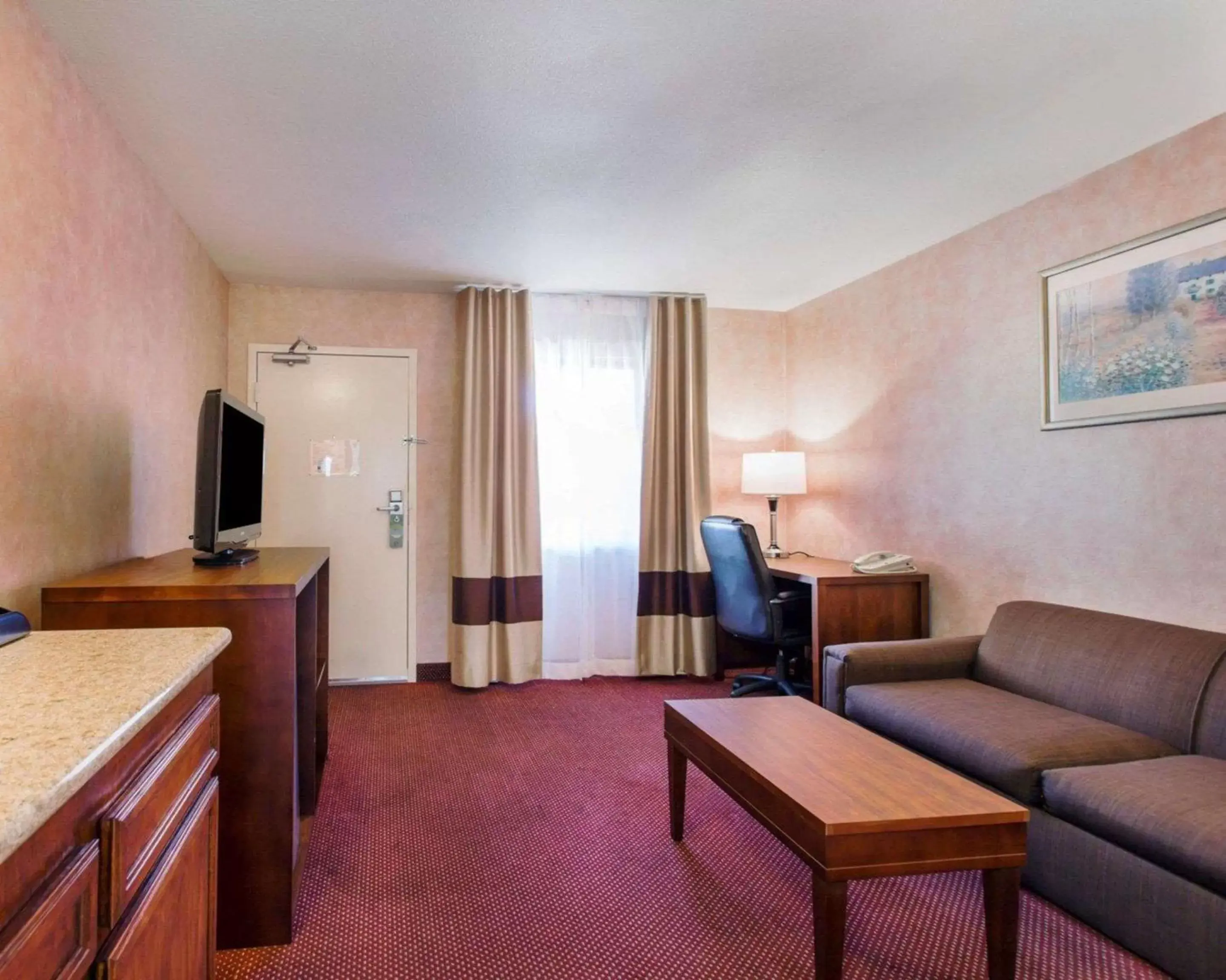 Photo of the whole room, Seating Area in Comfort Inn & Suites Moreno Valley near March Air Reserve Base