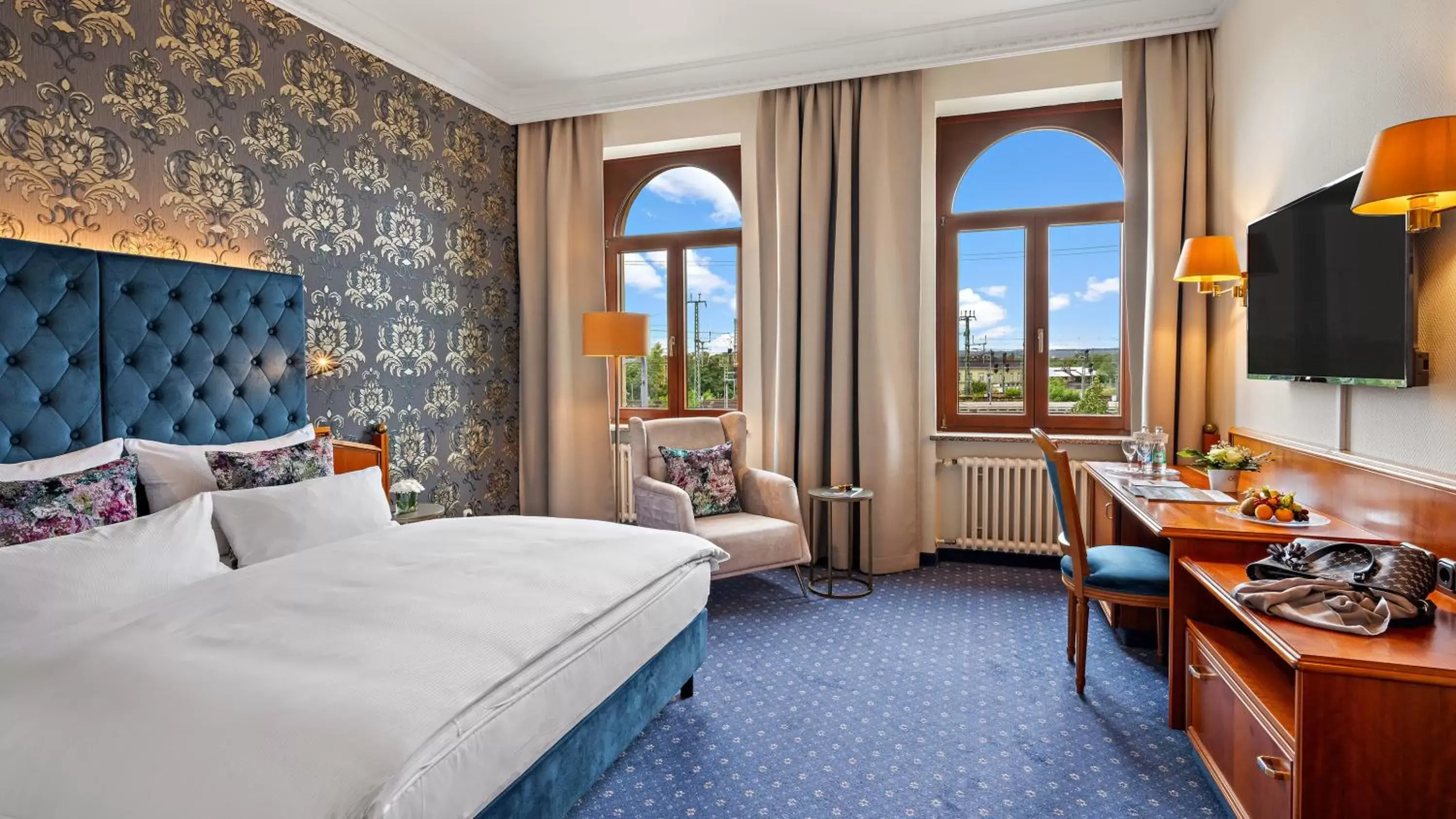 Photo of the whole room in Hotel Bayerischer Hof Dresden