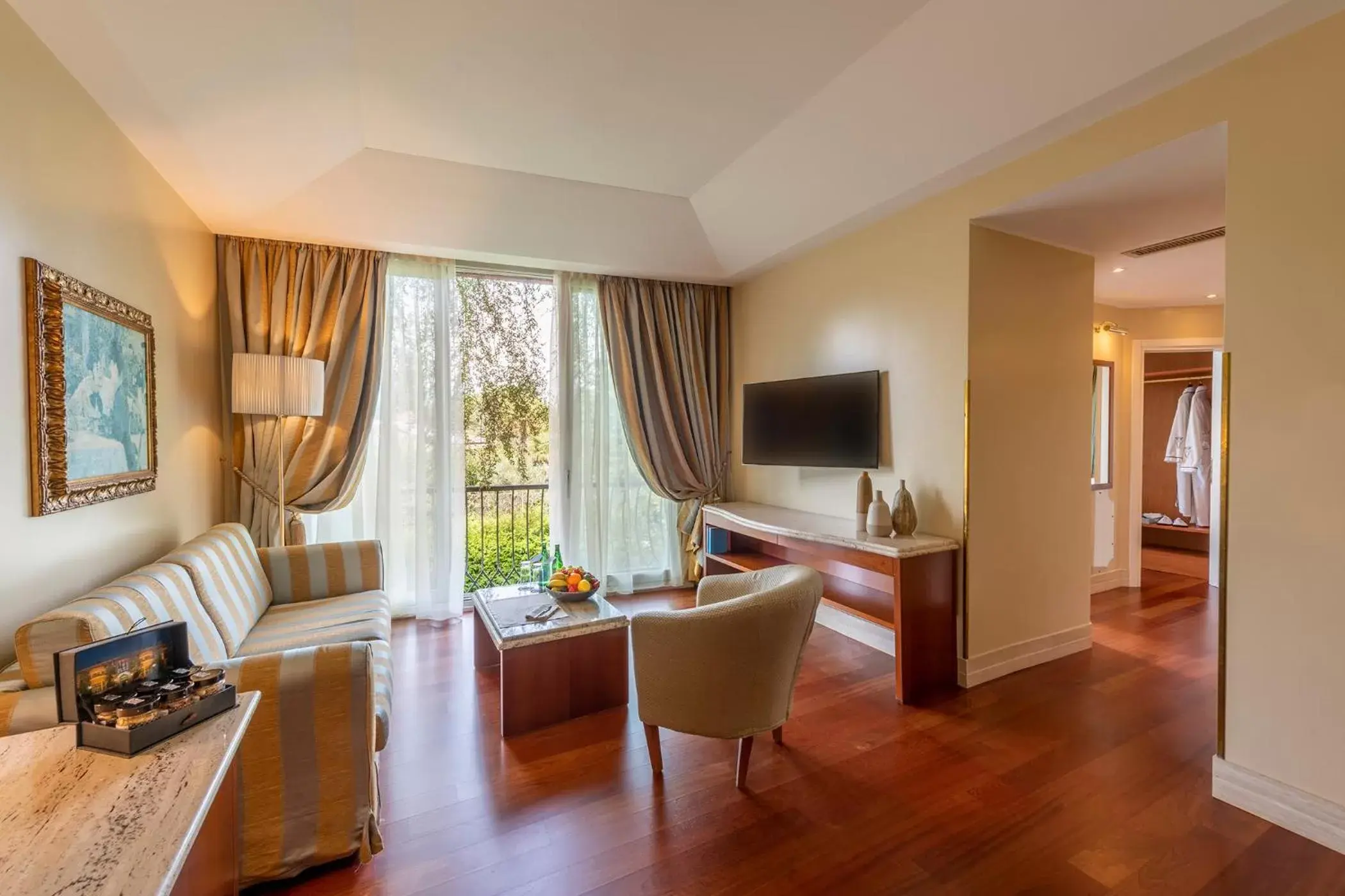 Living room, TV/Entertainment Center in Villa Principe Leopoldo - Ticino Hotels Group