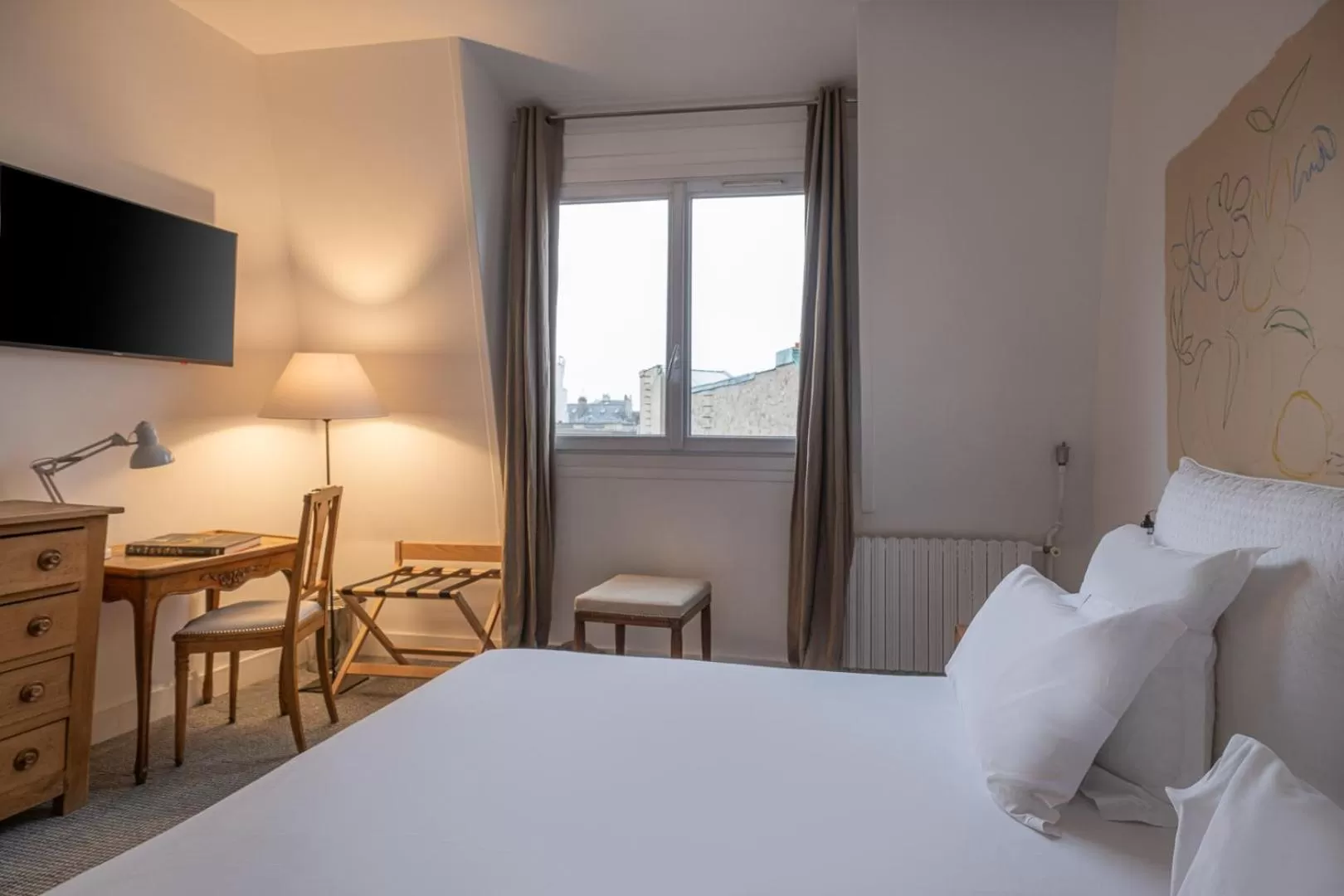 Bedroom, Bed in Hôtel Arvor Saint Georges