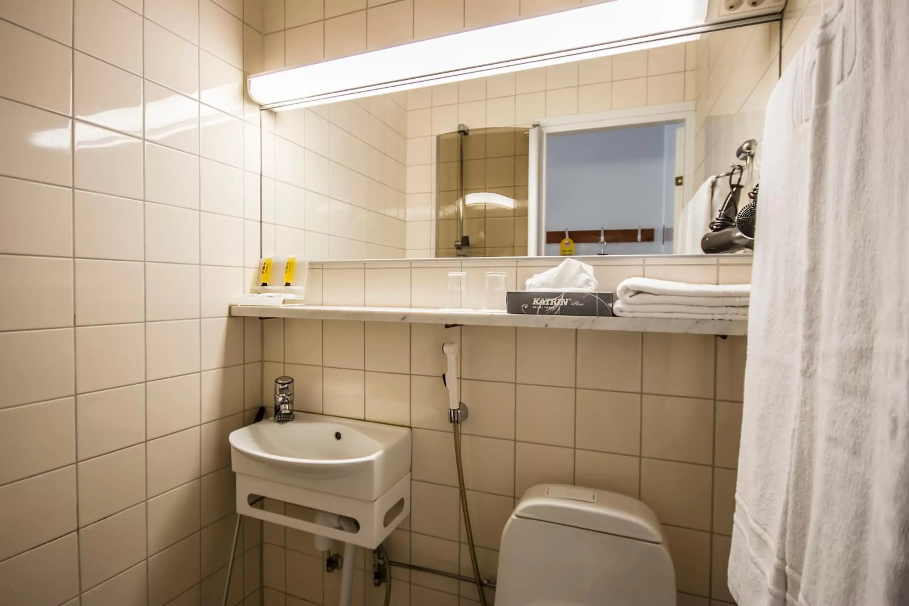 Shower, Bathroom in Best Western Hotel Apollo