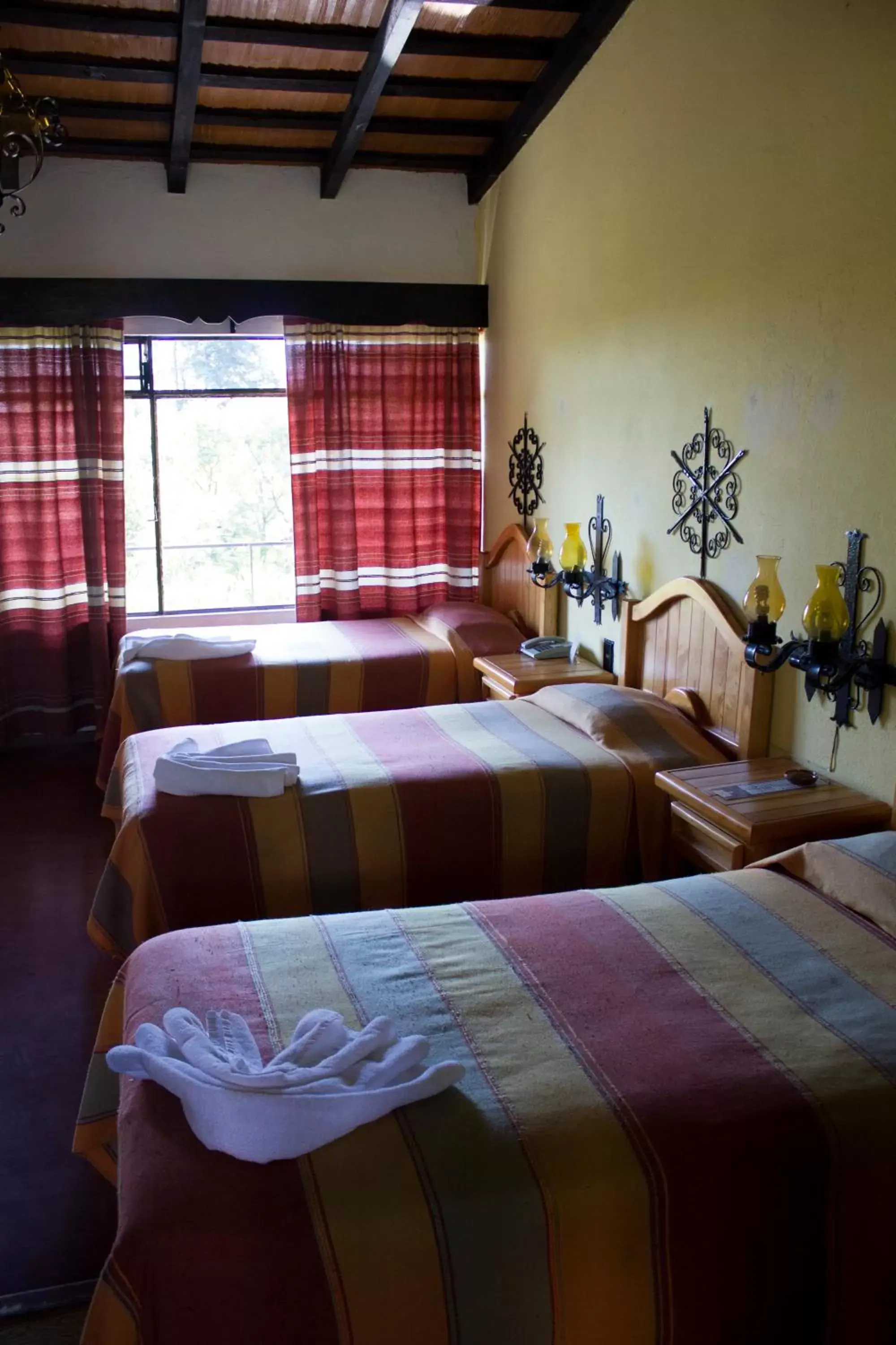 View (from property/room), Bed in Hotel Pie de la Sierra