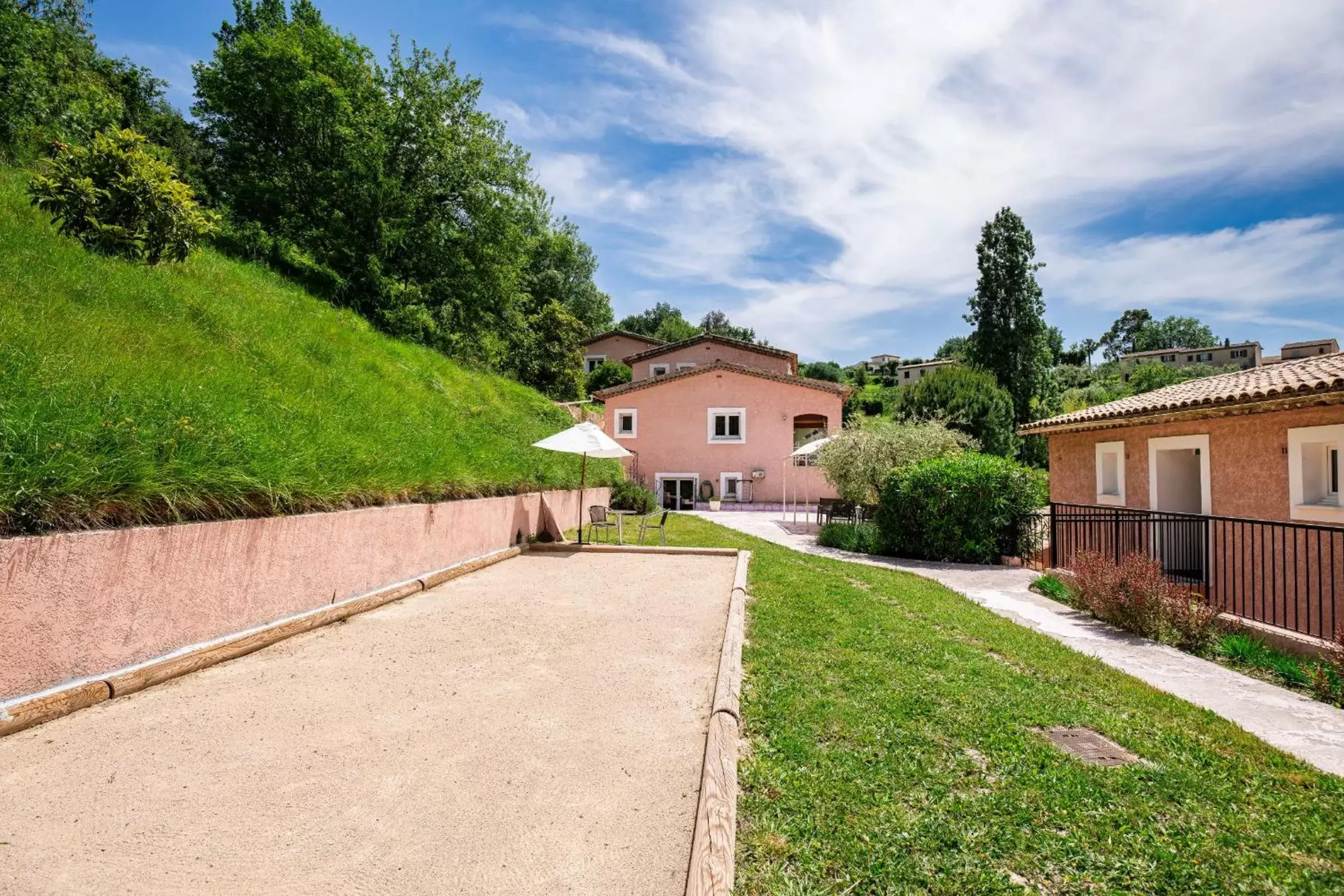 Garden, Property Building in Les Bastides Saint Paul