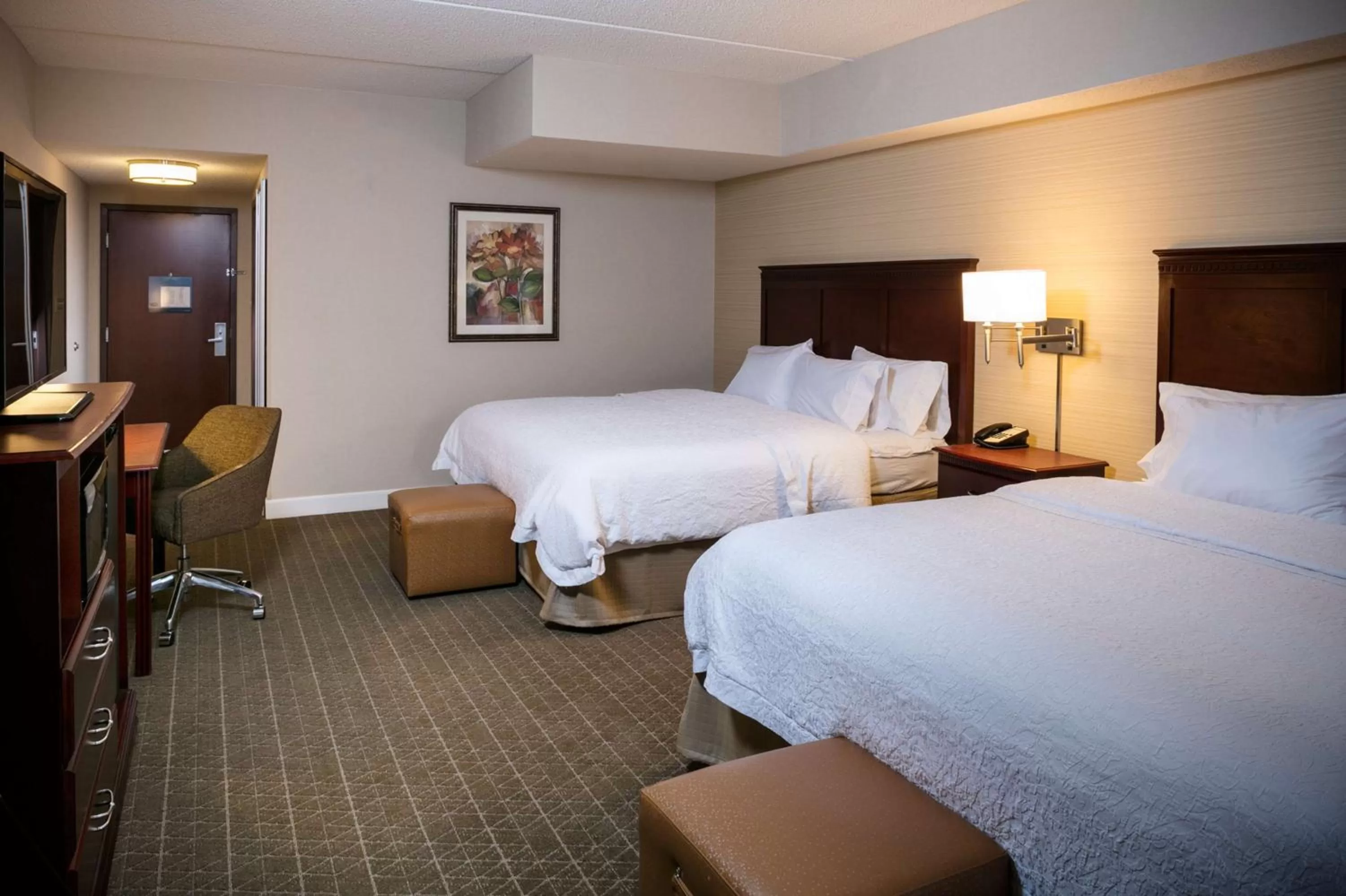 Bed in Hampton Inn & Suites Toledo-Perrysburg