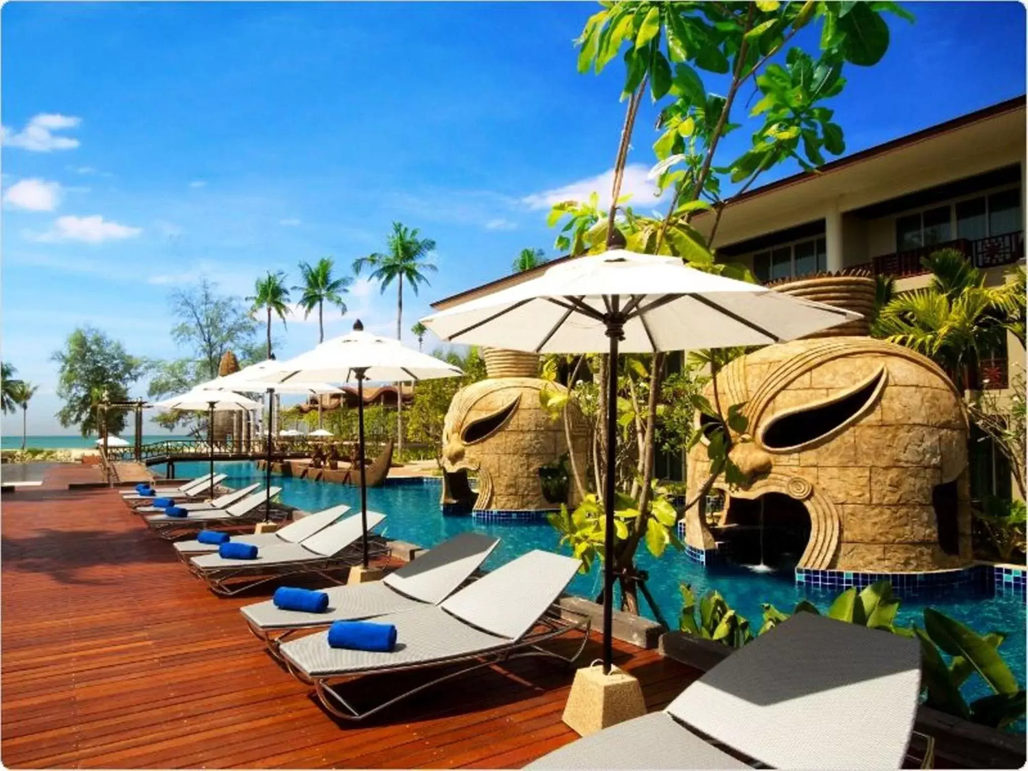Swimming pool in Graceland Khaolak Beachfront Resort Swimming pool in Graceland Khaolak Beachfront Resort