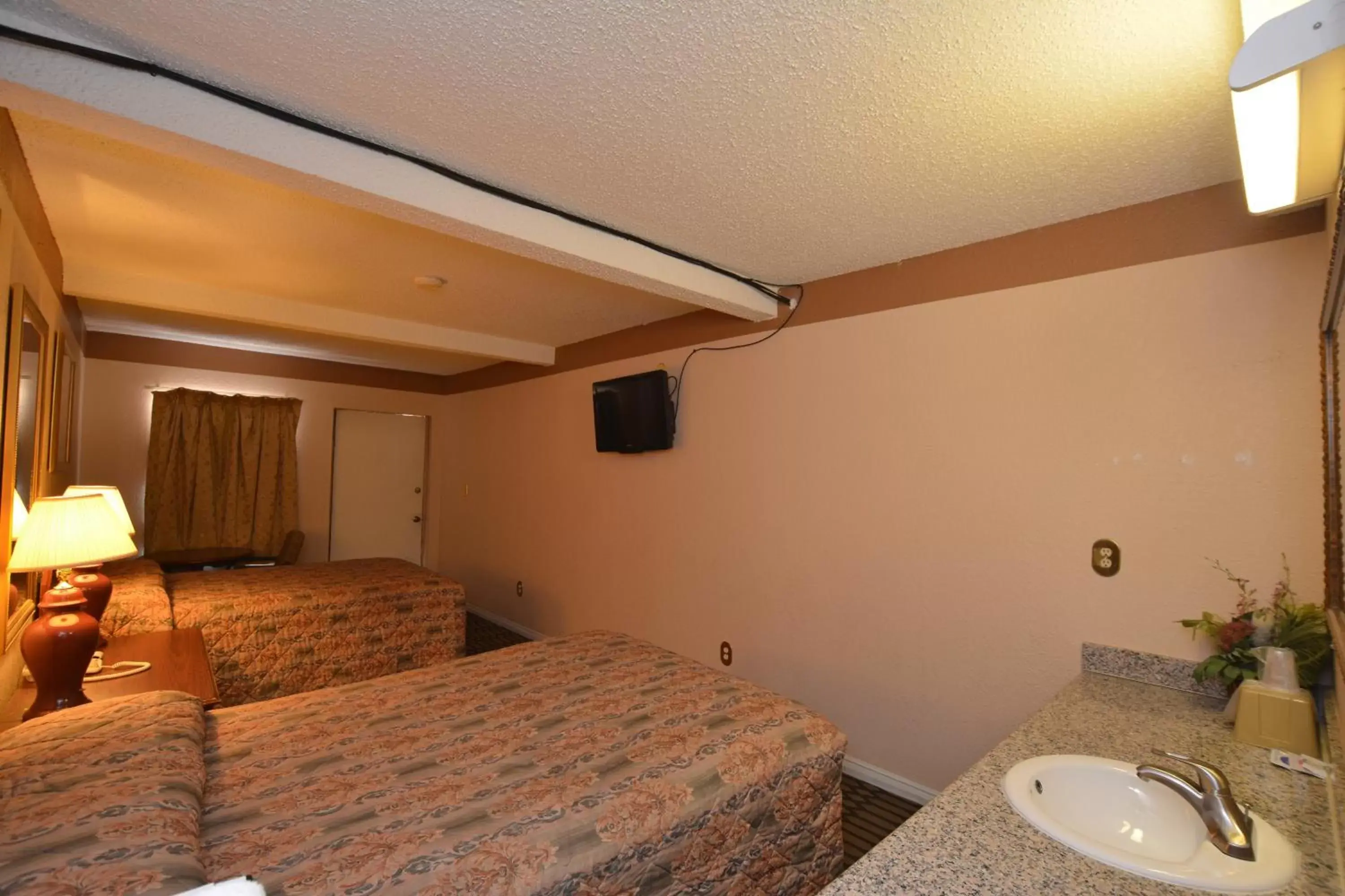 Bedroom, Bed in Newcastle Motel