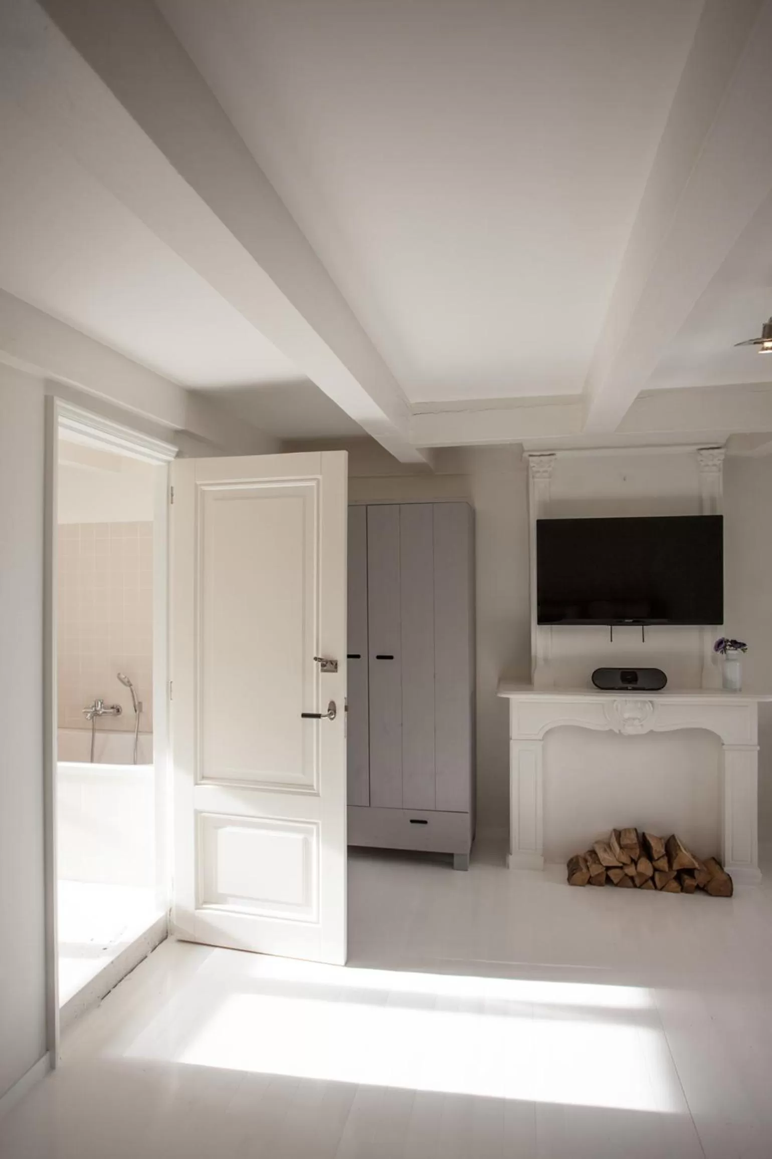 Day, Bed in Mokum Suites