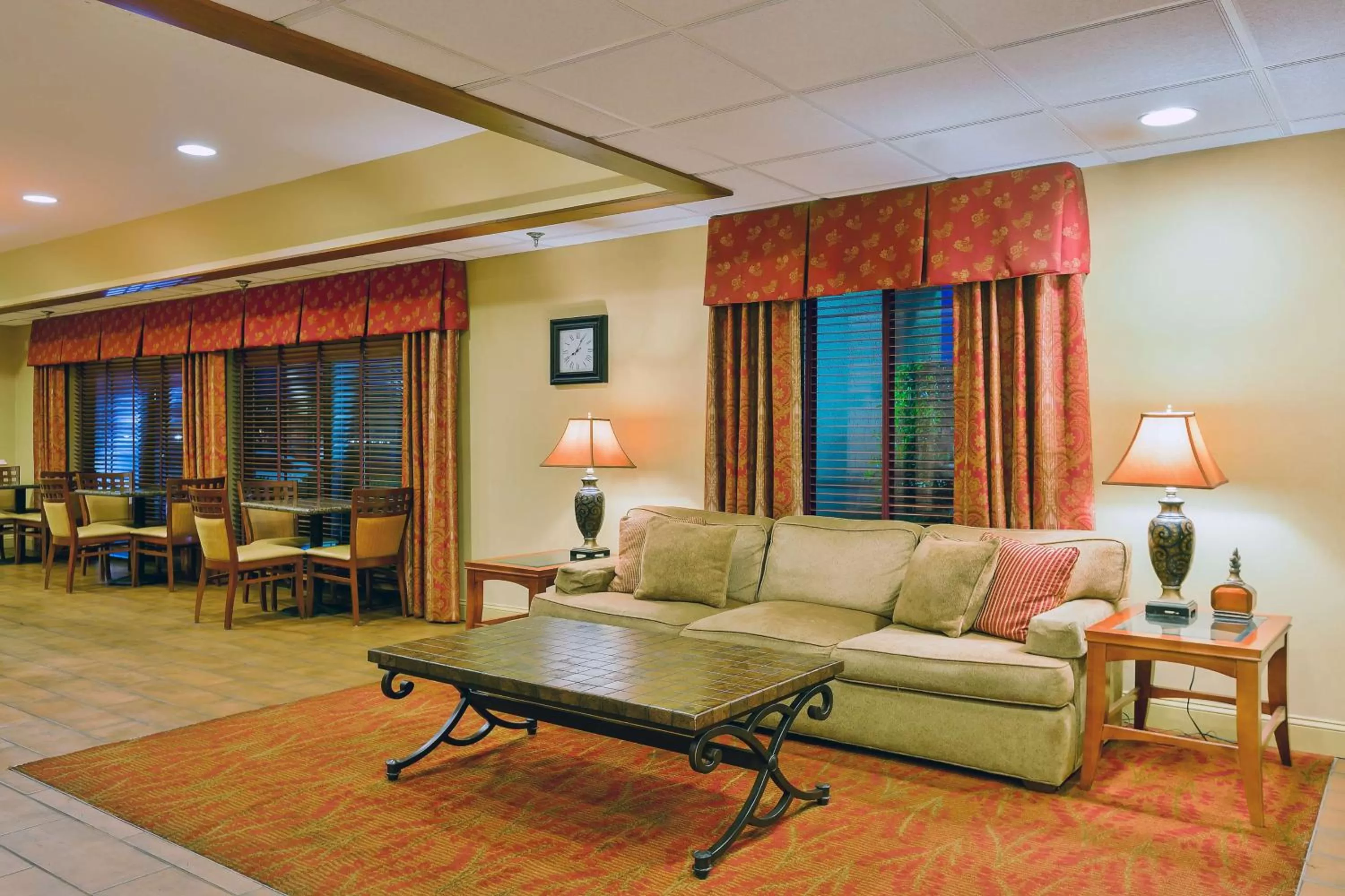 Lobby or reception, Seating Area in Hampton Inn Marion