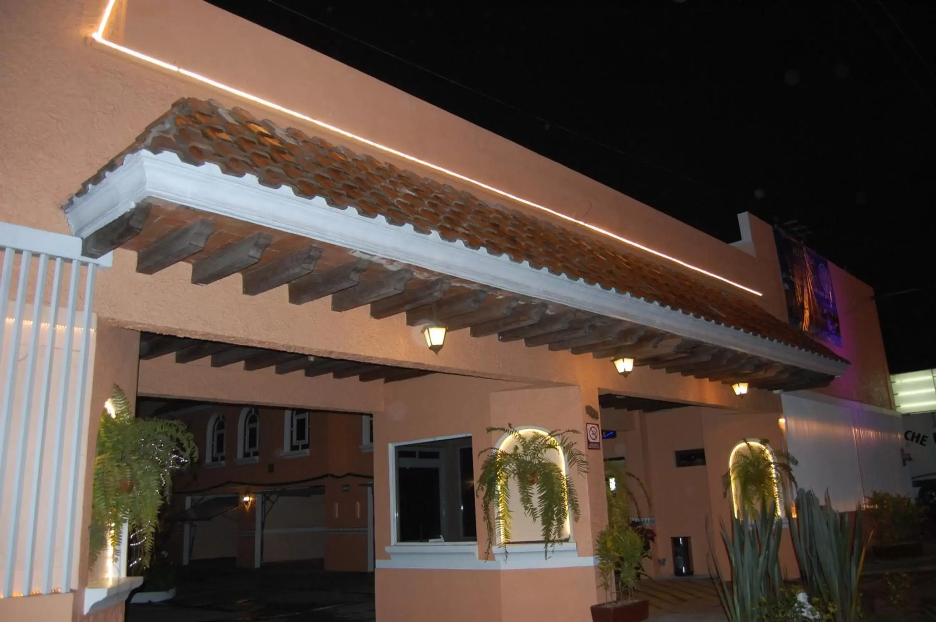 Facade/entrance, Property Building in Hotel Express Alejandría