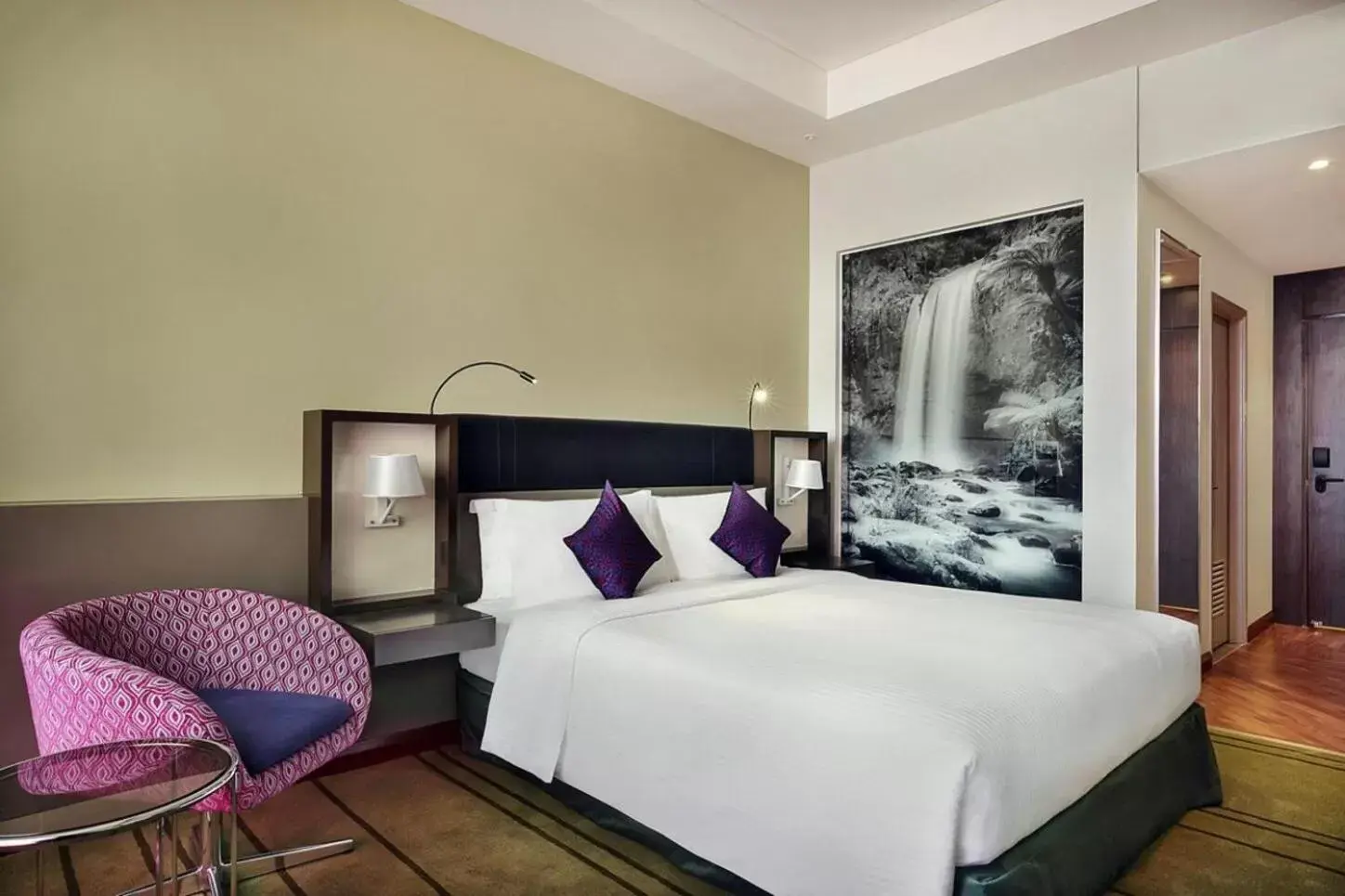 Bedroom, Bed in Avangio Hotel