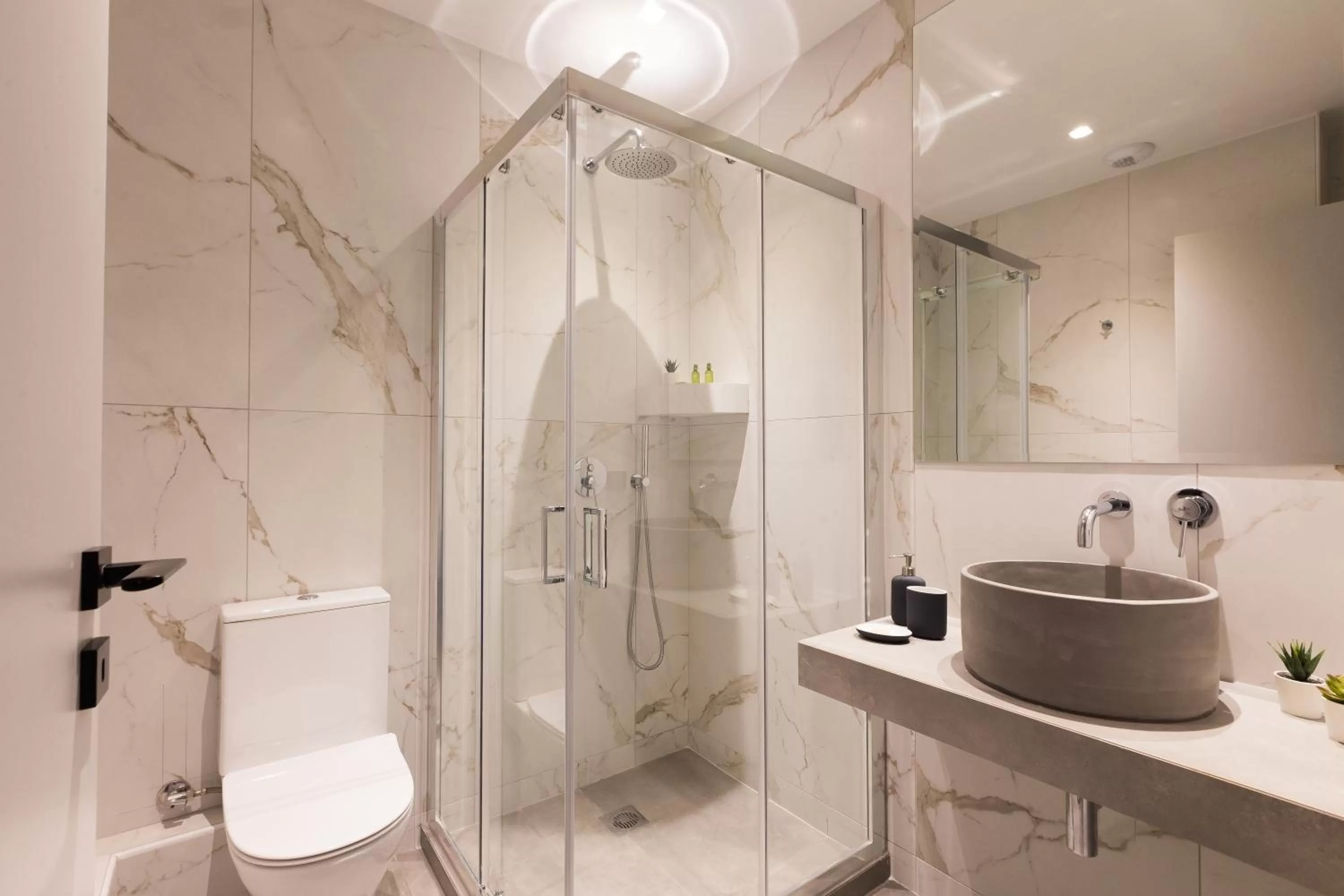 Bathroom in 12 Reasons Why Metaxourgeio