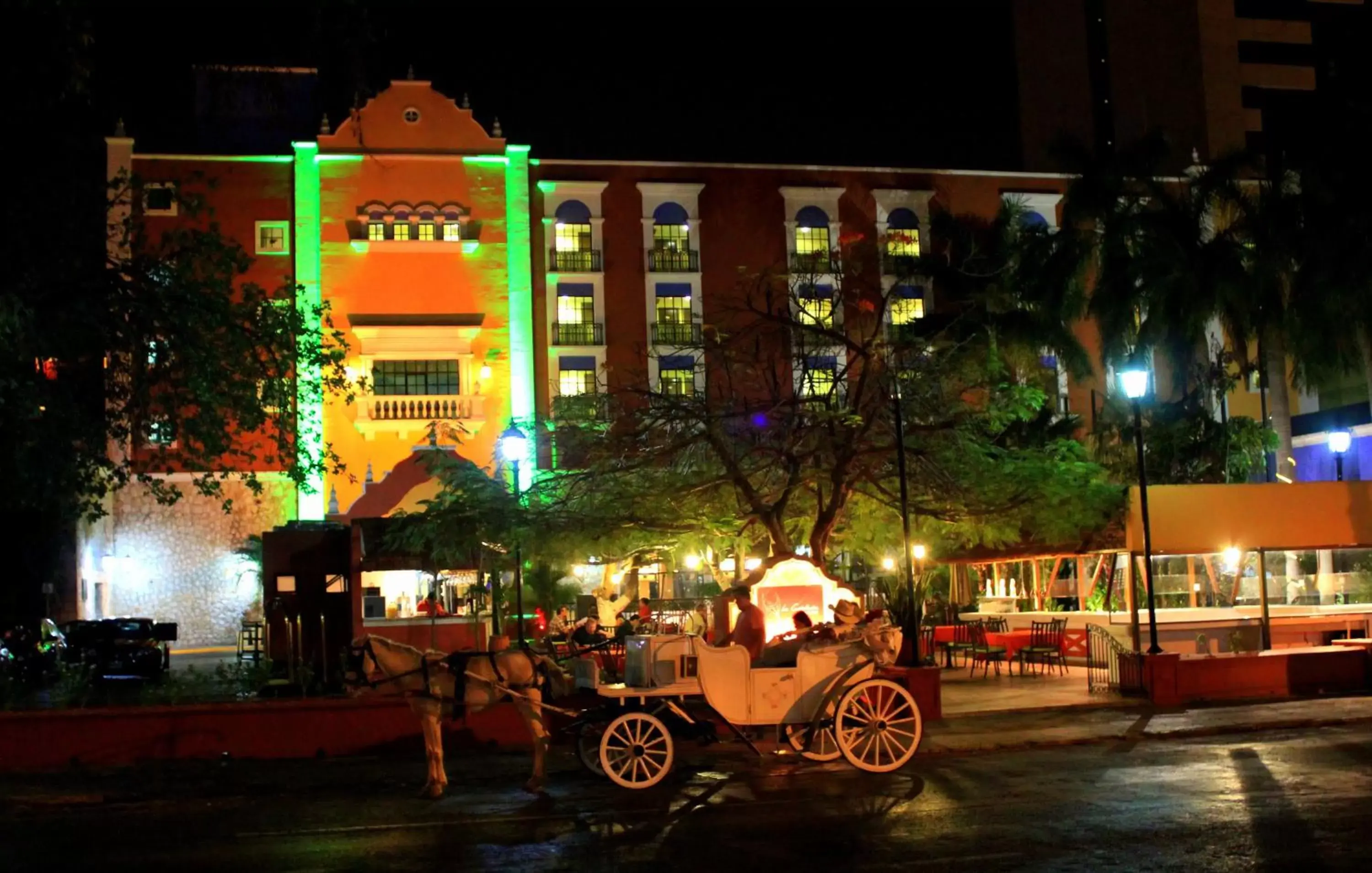 Nearby landmark, Property Building in Holiday Inn Merida, an IHG Hotel