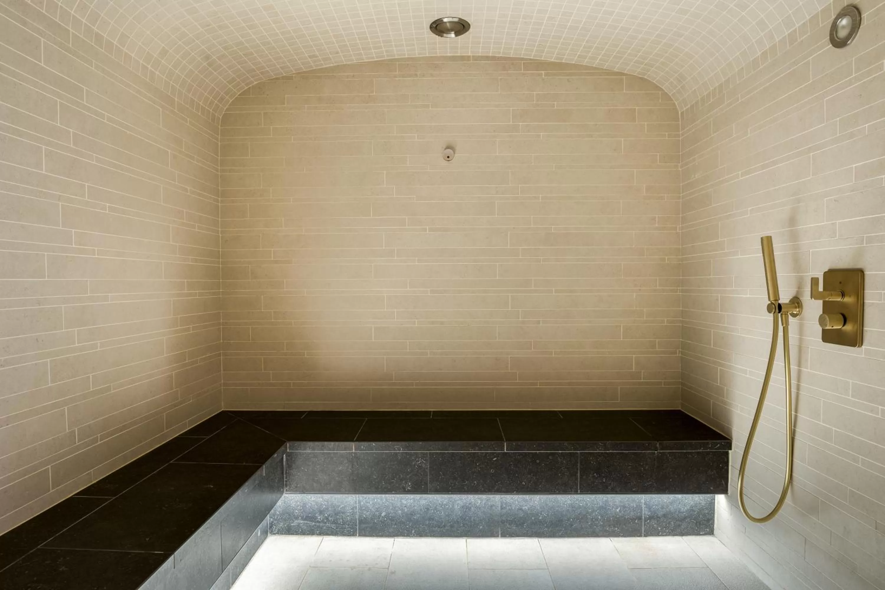 Steam room in Maison Albar Hotels L’Imperator