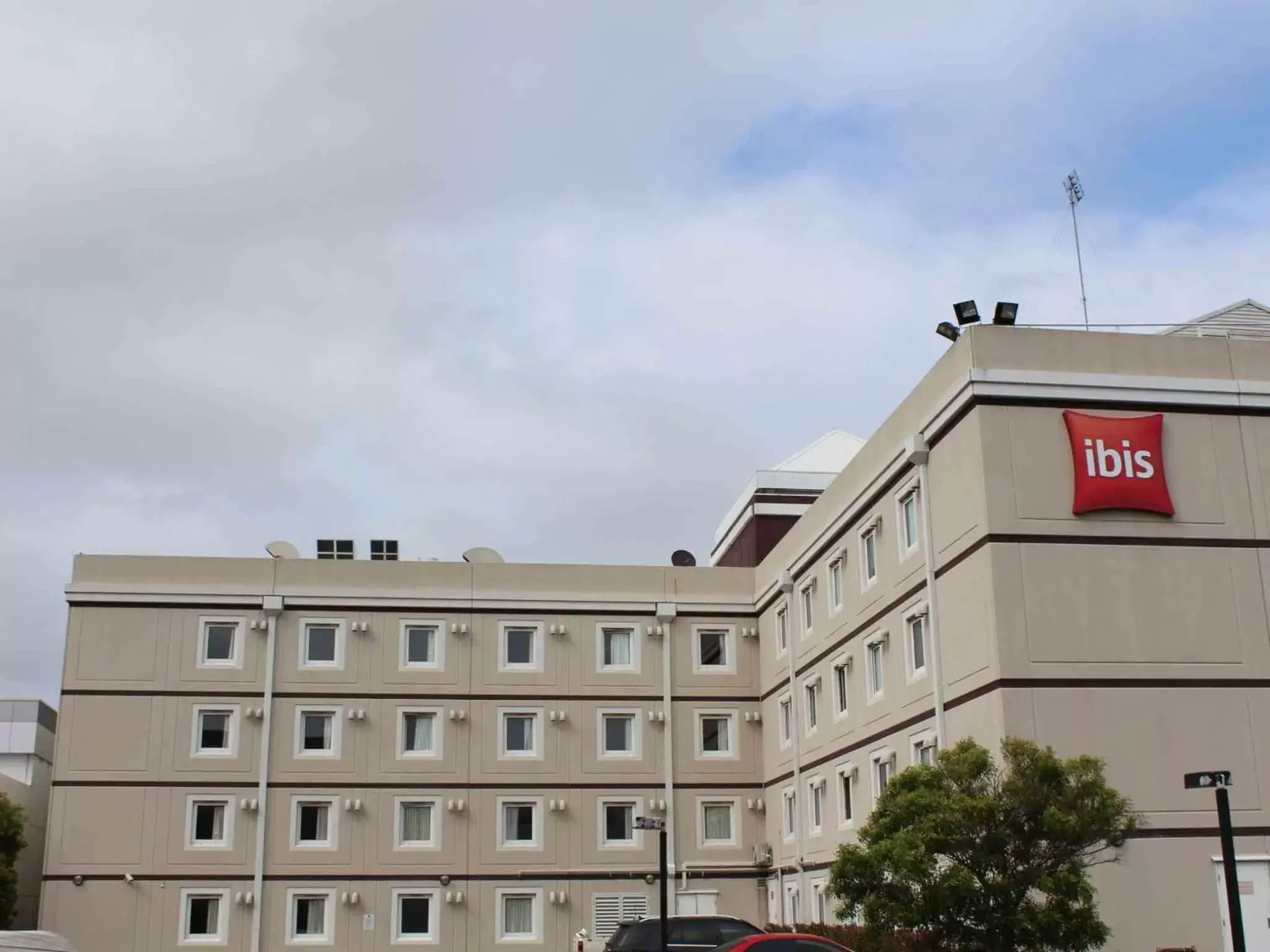 Property Building in ibis Newcastle