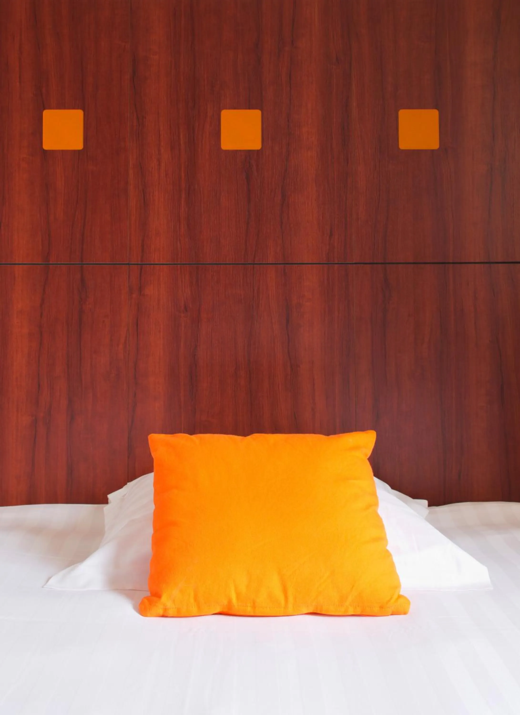 Bedroom, Bed in The Originals Boutique, Hôtel Le Pariou, Issoire