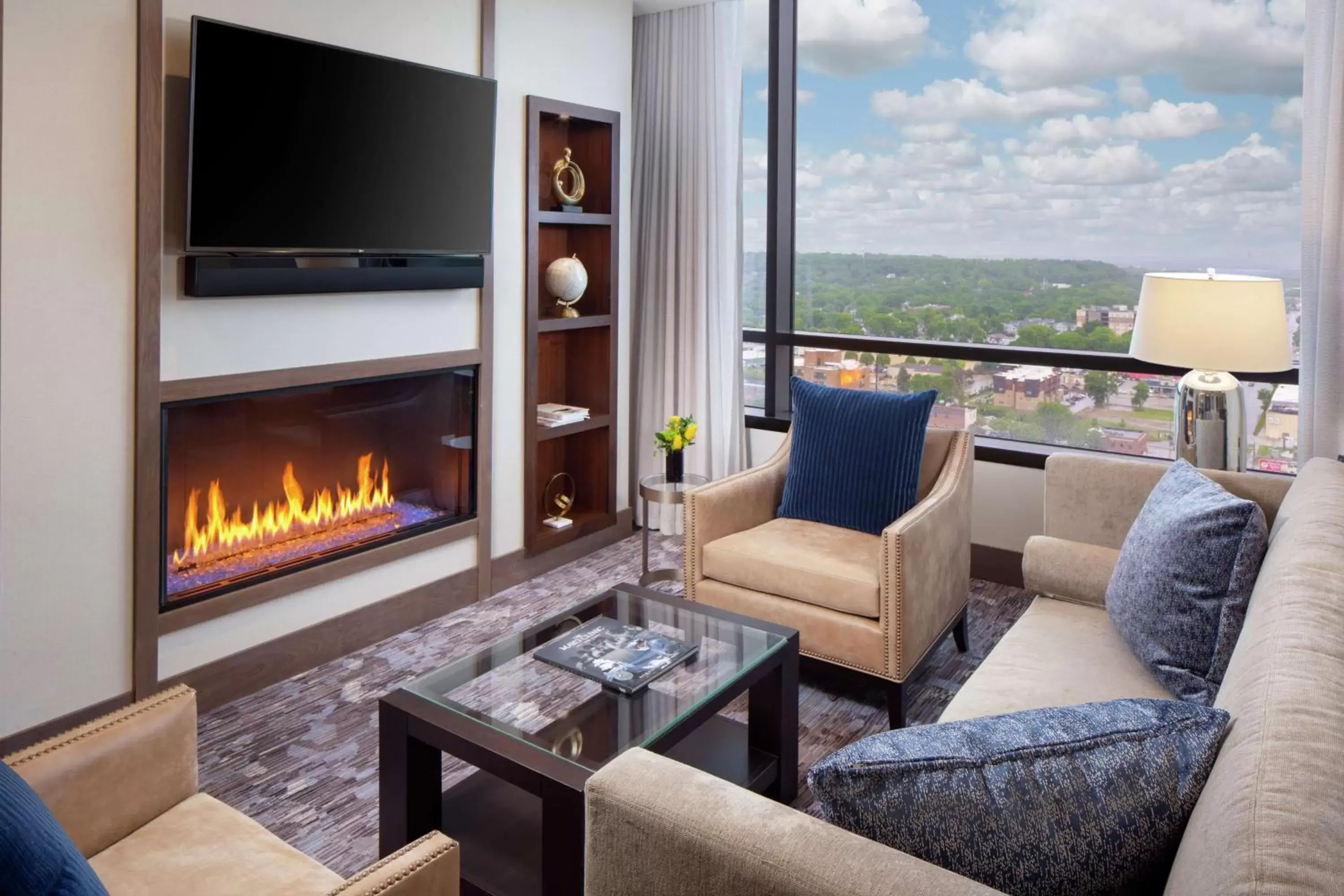 Living room, TV/Entertainment Center in Hilton Rochester Mayo Clinic Area