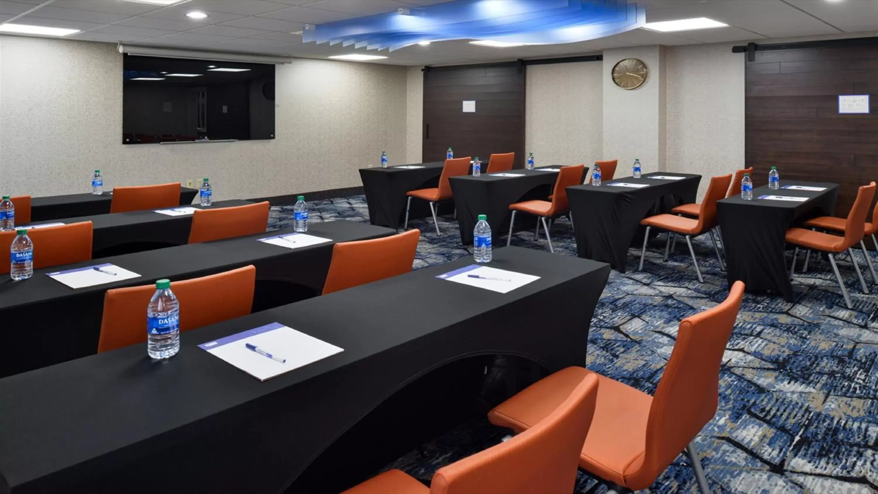 Meeting/conference room in Holiday Inn Express Wixom, an IHG Hotel