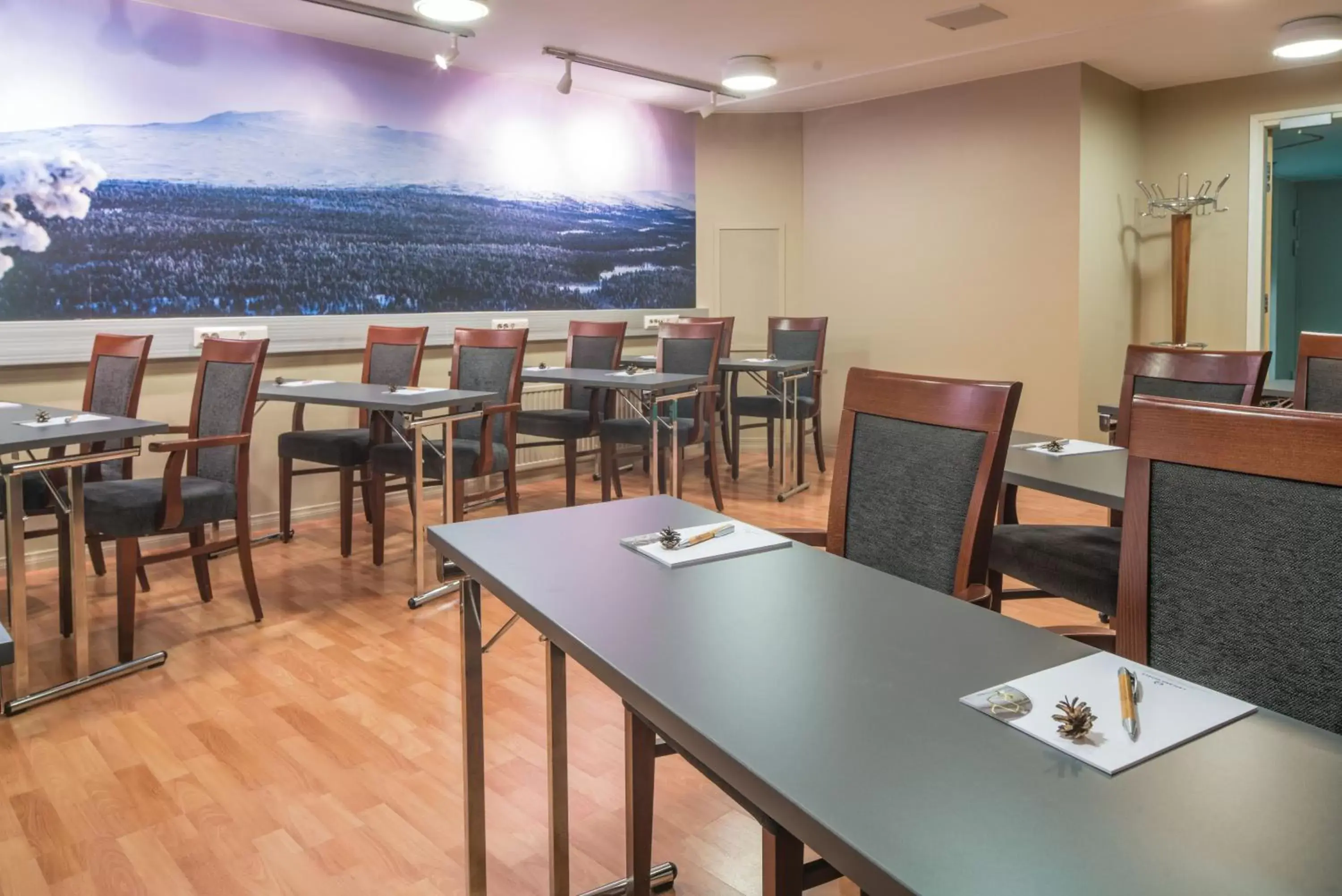 Meeting/conference room, Restaurant/Places to Eat in Lapland Hotels Oulu