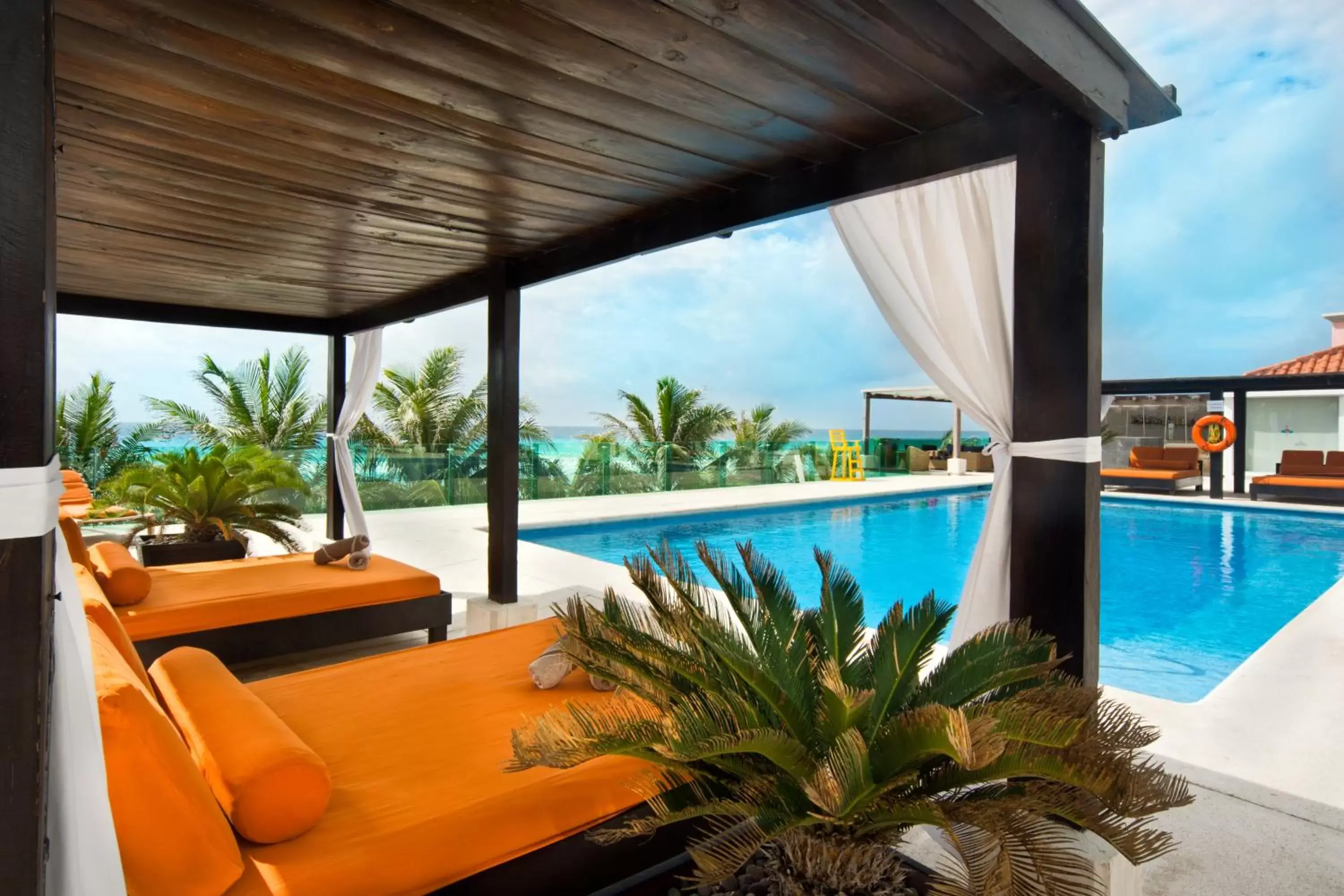 Decorative detail, Swimming Pool in Flamingo Cancun Resort