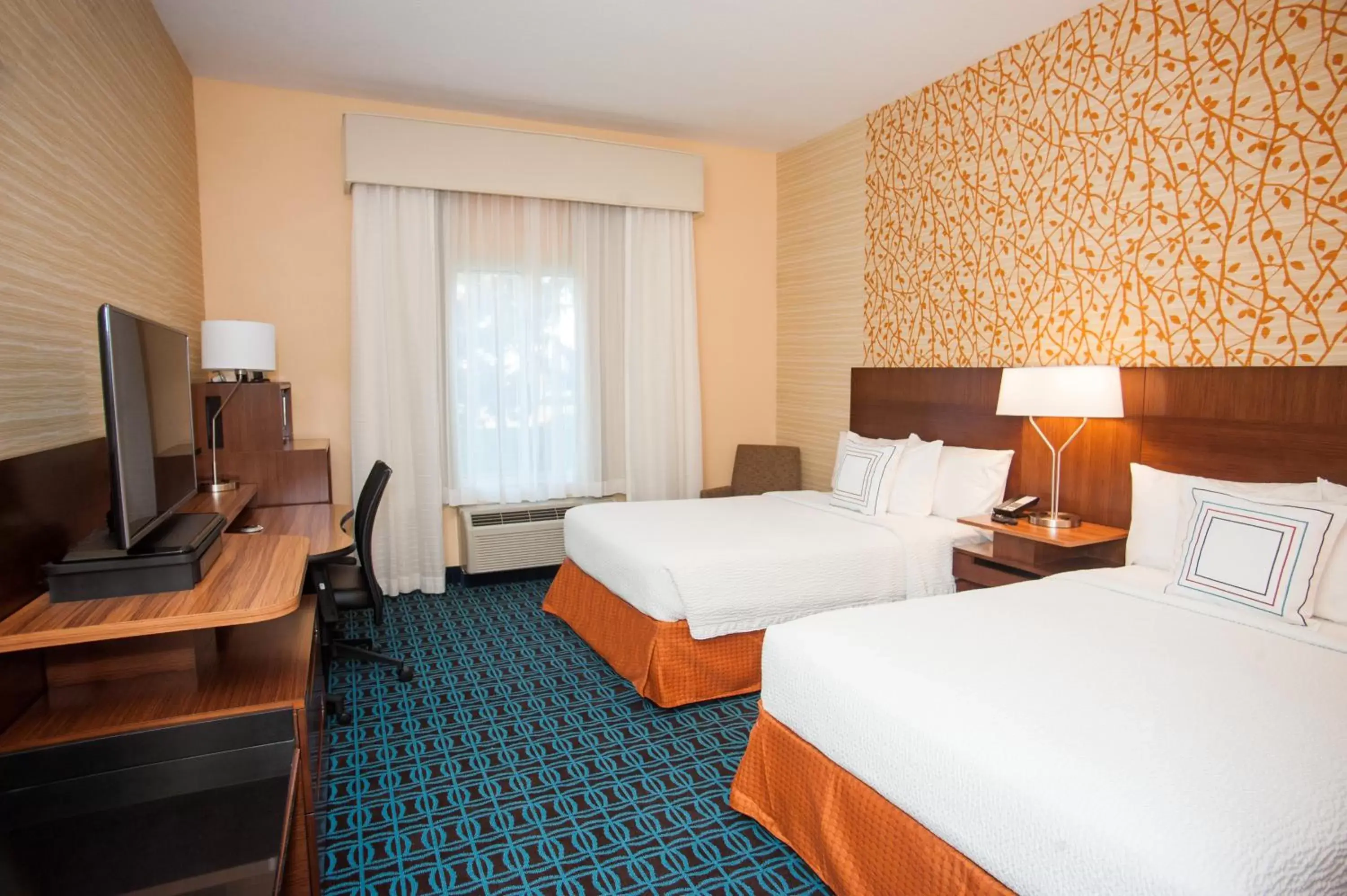 TV and multimedia in Comfort Inn & Suites South Akron