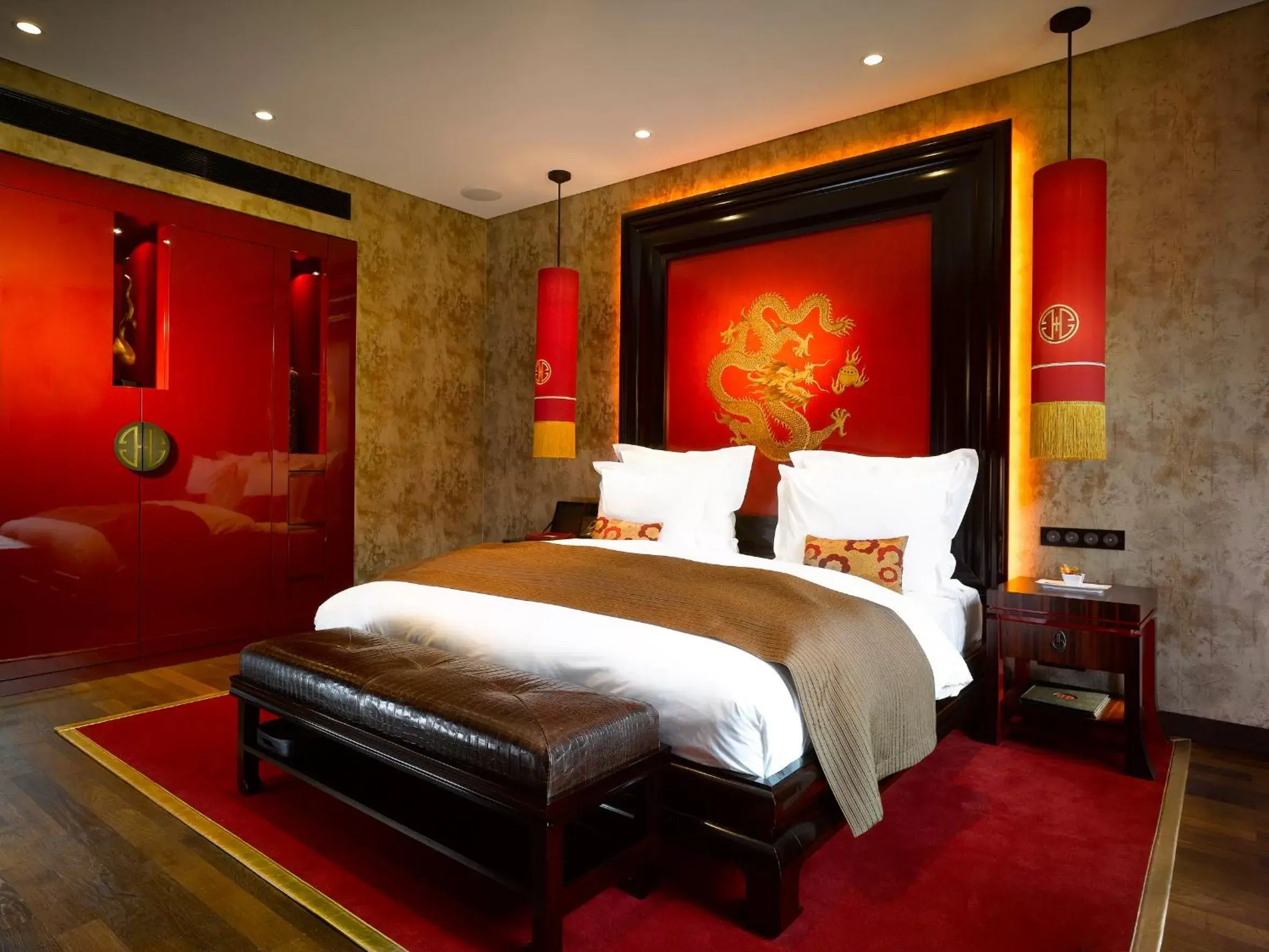 Bed in Buddha-Bar Hotel Prague