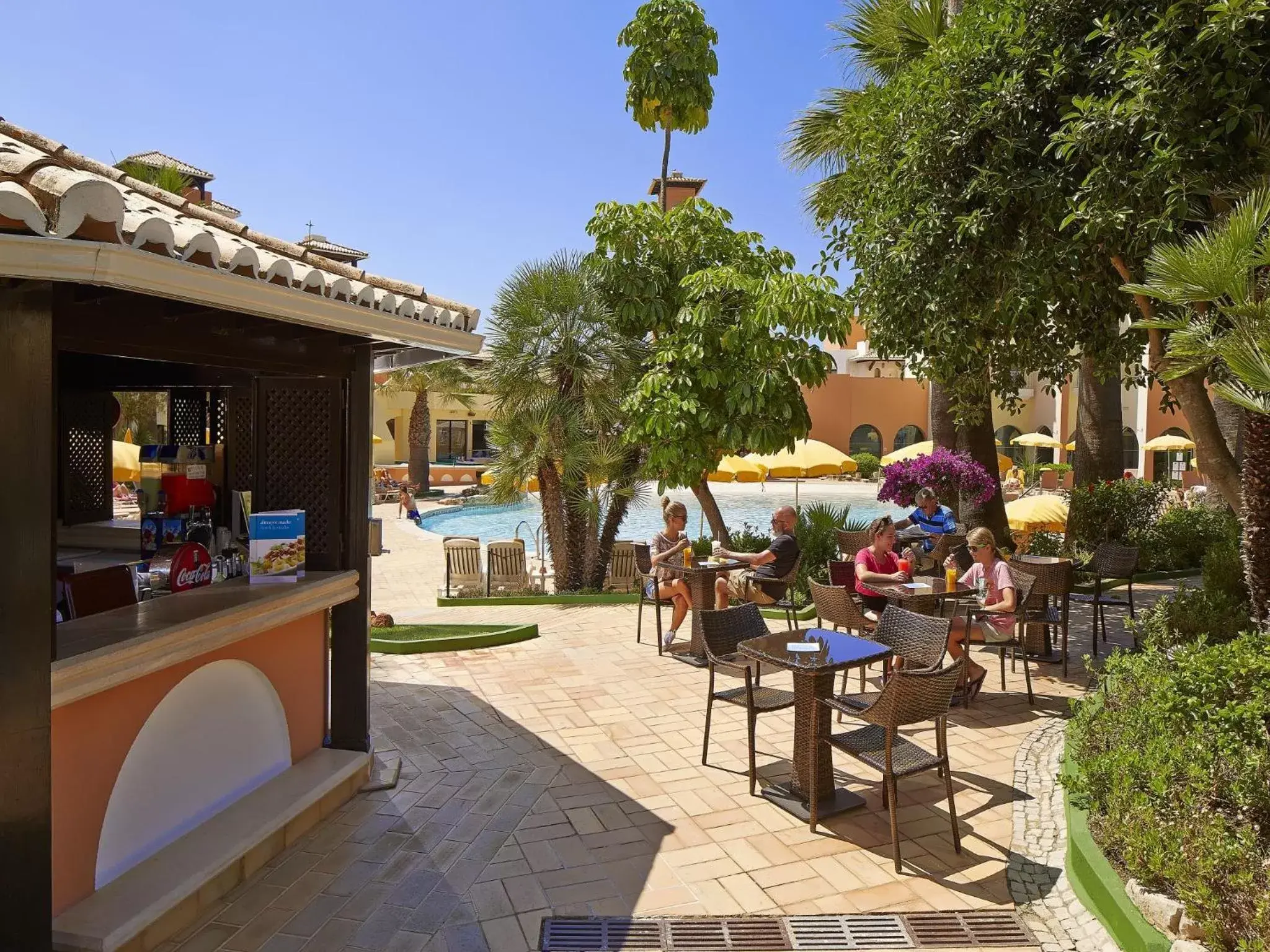 Lounge or bar in Four Seasons Vilamoura Lounge or bar in Four Seasons Vilamoura