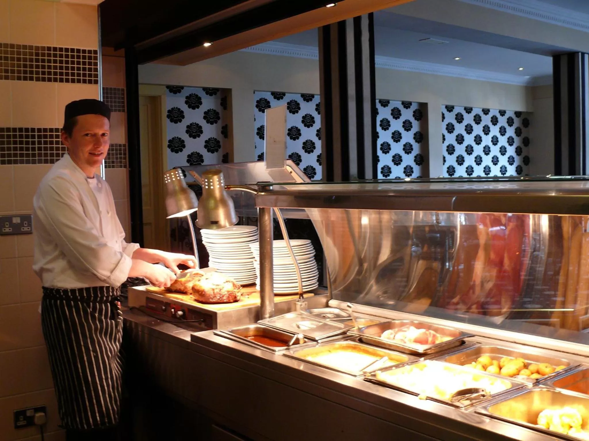 Restaurant/places to eat in Flannery's Hotel